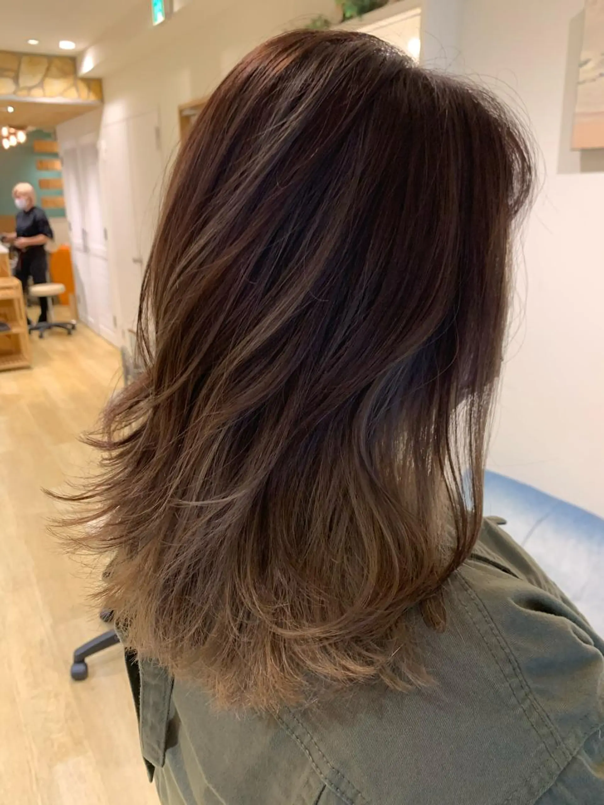 セミロング レイヤーカット ヘアカラー トリートメント 渋谷ハイトーン/ デザインカラー阿部のヘアスタイル