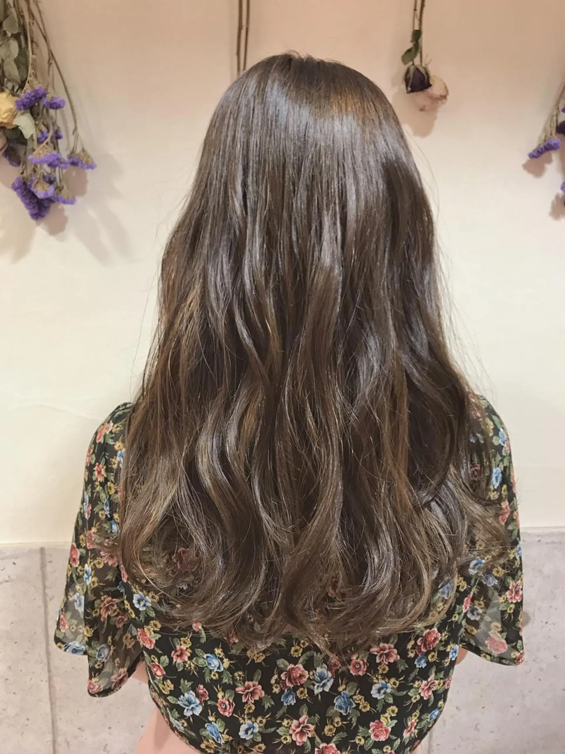 ロング カラー ハイライトカラー ハイライト LOST CITY 横浜所属・🪐脱白髪染め 🪐松尾菜々美のヘアスタイル