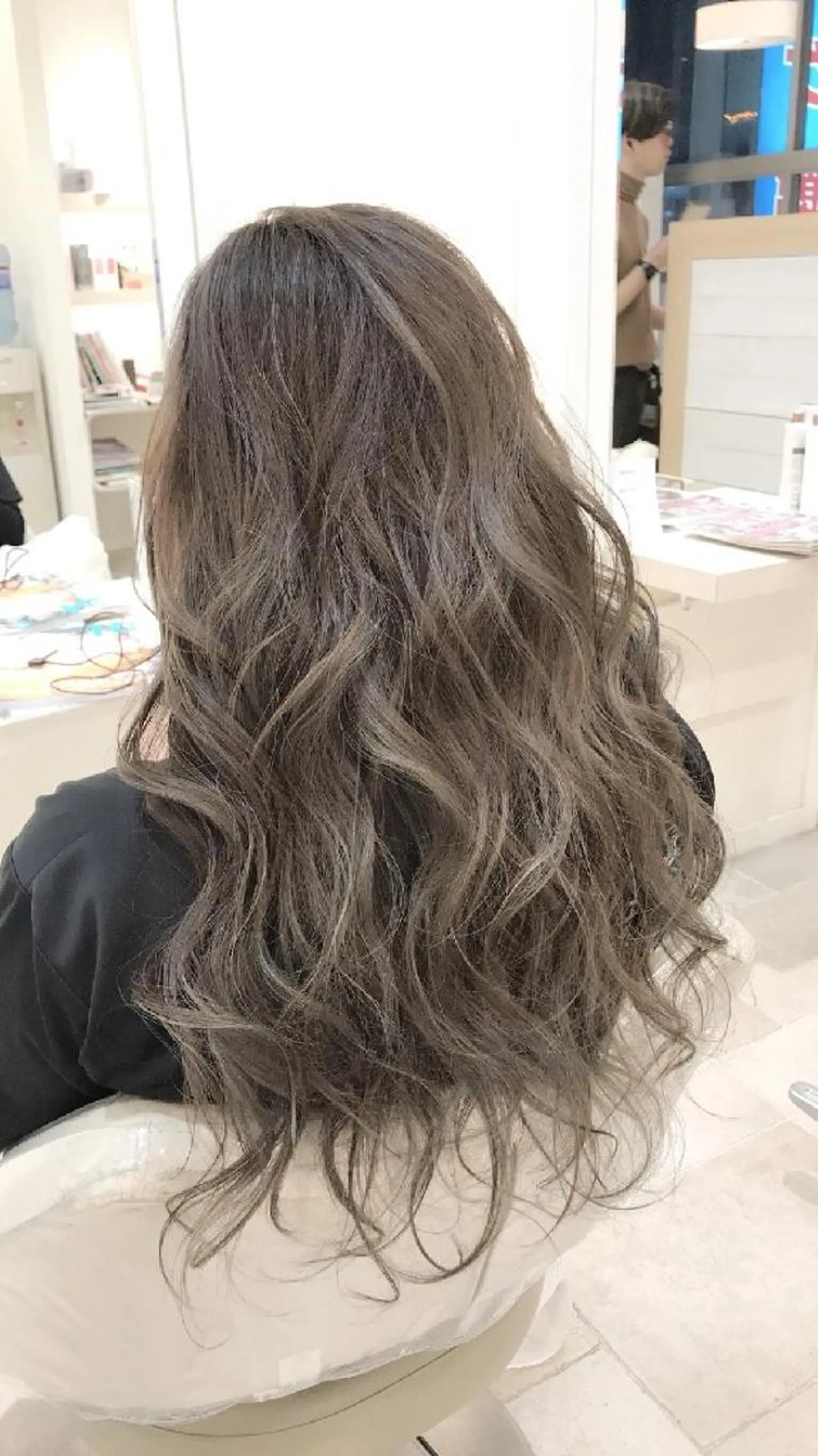 ロング Aimer 千夏のヘアスタイル