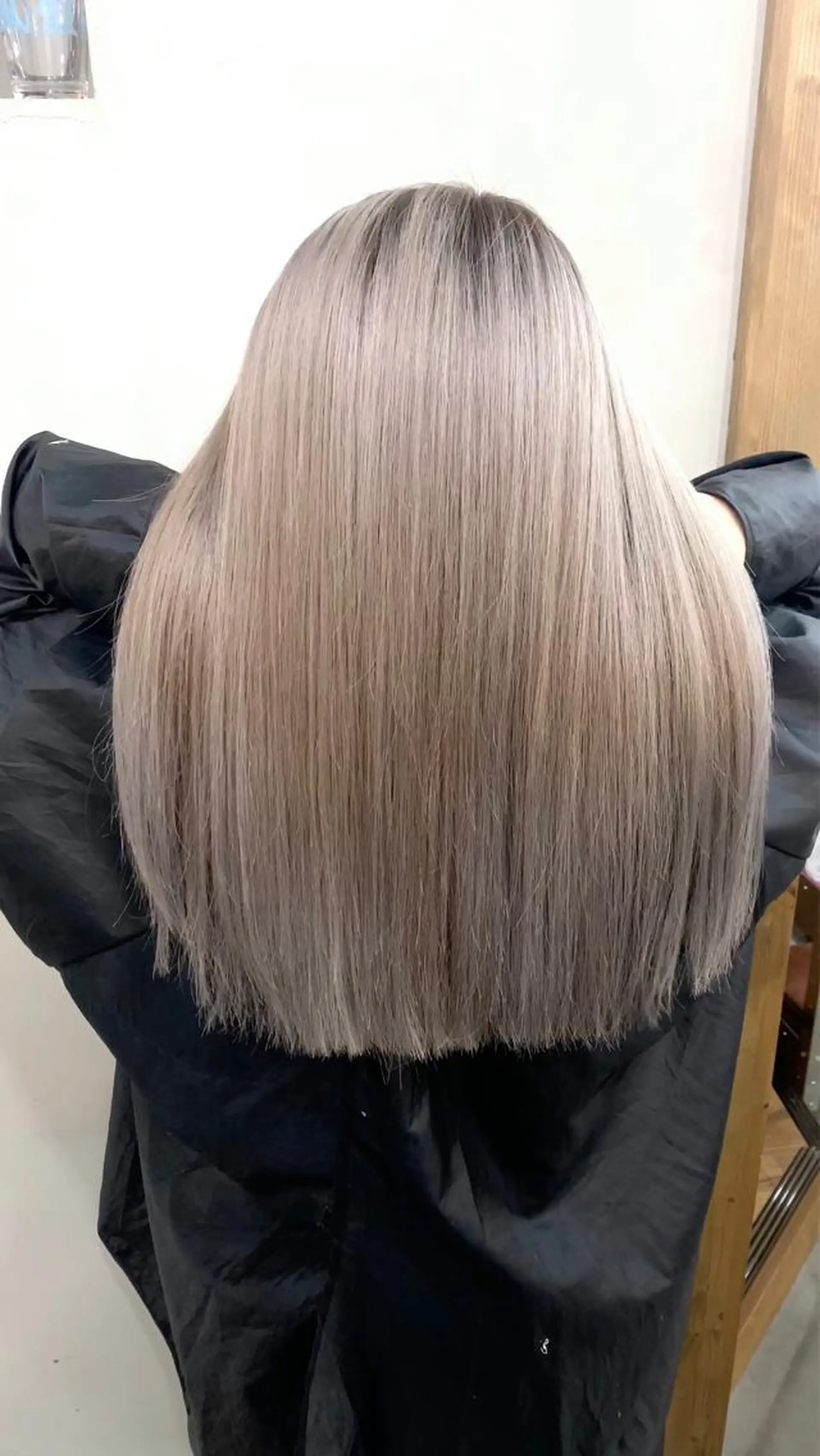 ロング カラー ネイル マツエク・マツパ ホワイト カット ヘアカラー トリートメント ブリーチ特化 / share 元太のヘアスタイル