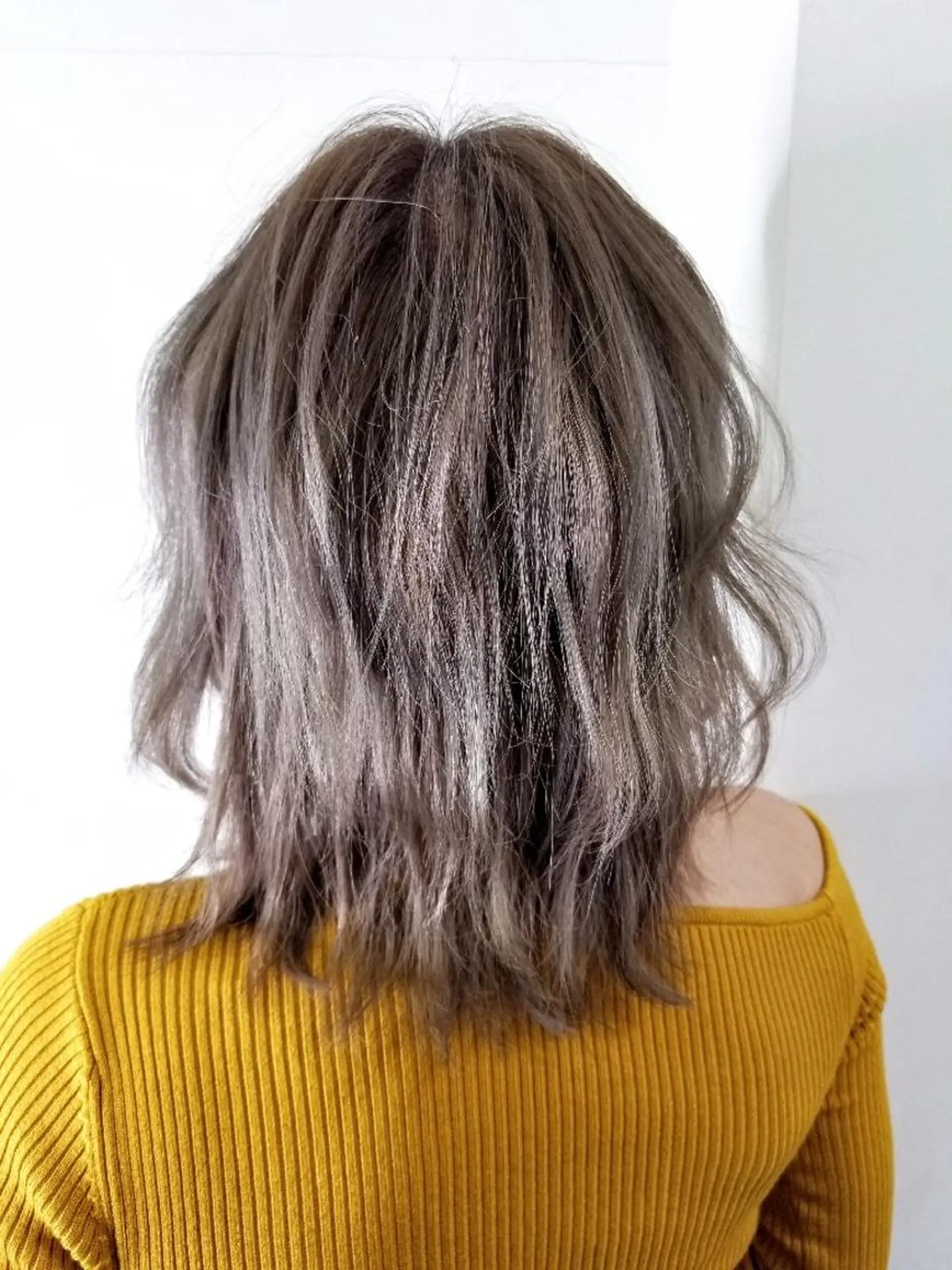 ミディアム カラー ブリーチ ブルーカラー ラベンダーカラー Lix 麻布十番所属・TATSURO タツローのヘアスタイル