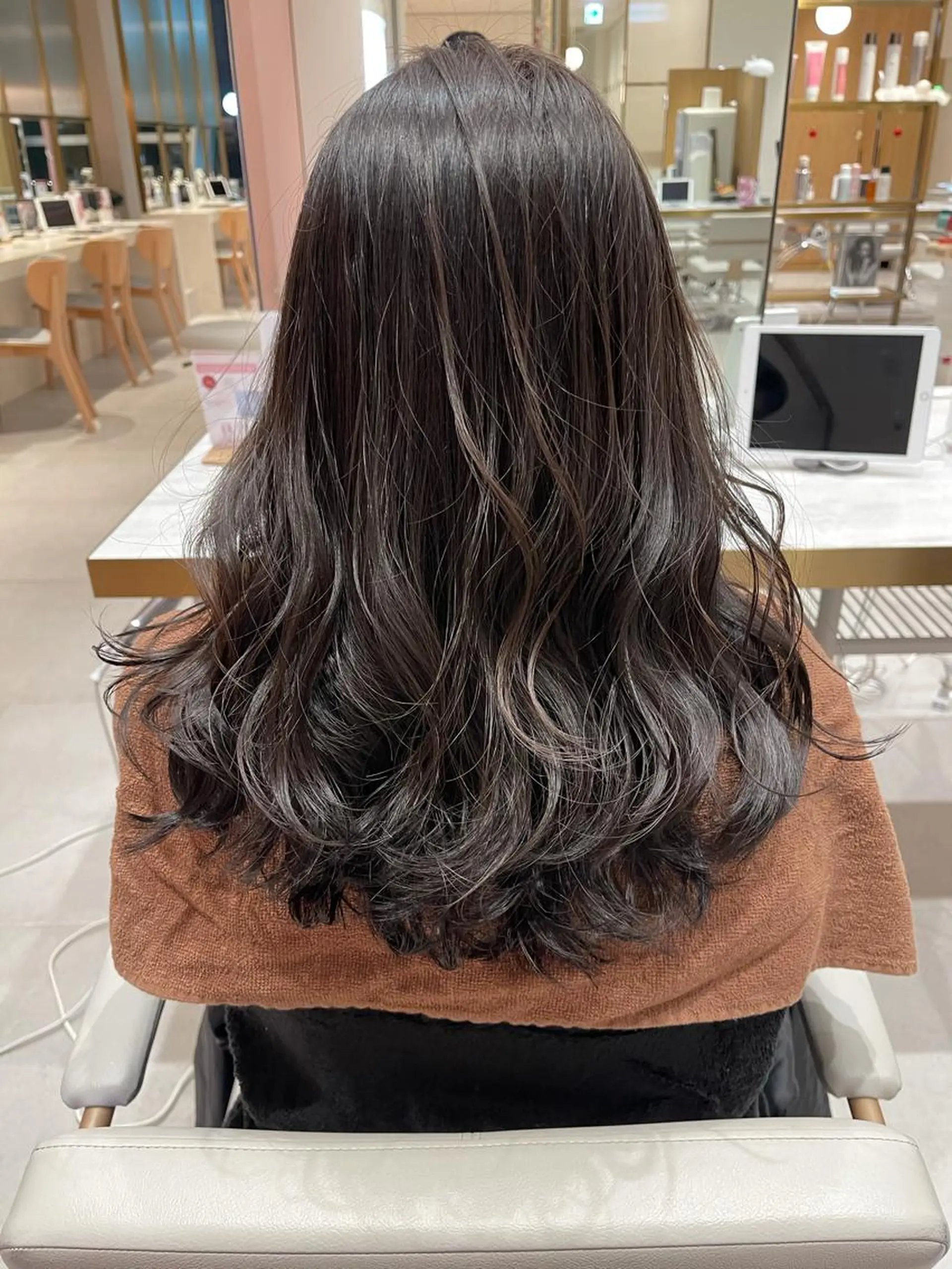 セミロング カット ヘアカラー トリートメント レイヤーカット/ボブ /縮毛矯正✨大輝のヘアスタイル