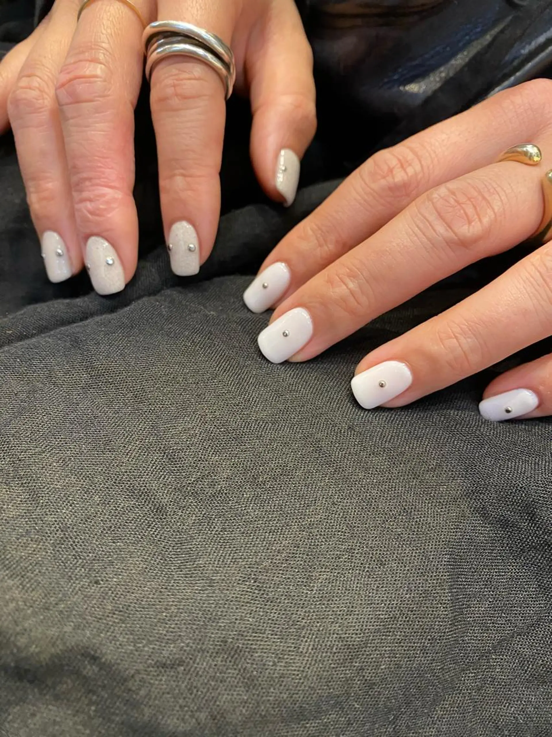 ネイル アートネイル ワンカラーネイル シンプルネイル スクエアネイル ホワイト 🌼大西洋子 laughl🌼のネイルデザイン