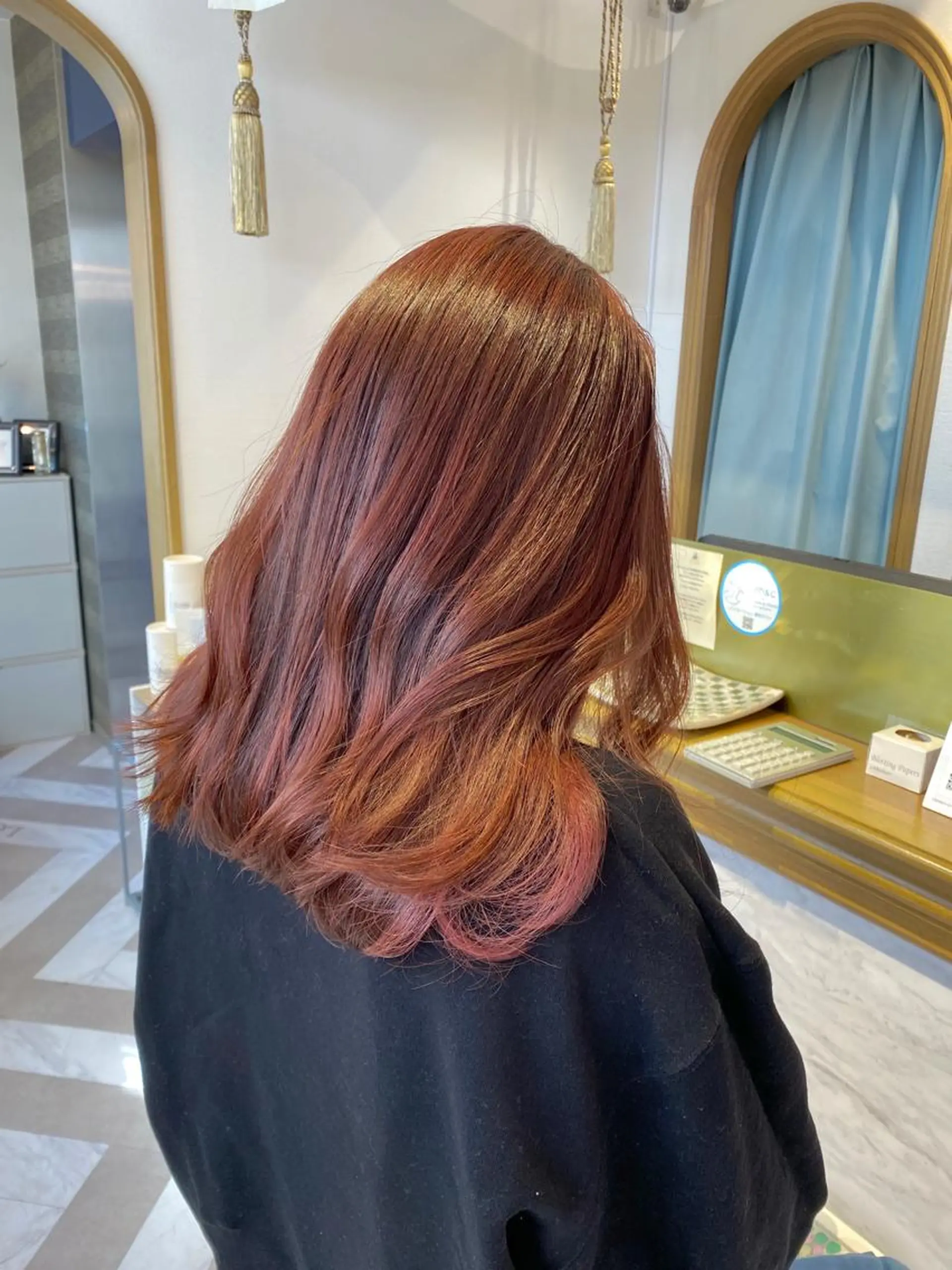 ミディアム ヘアカラー トリートメント レイヤーカット /透明感カラー西田のヘアスタイル