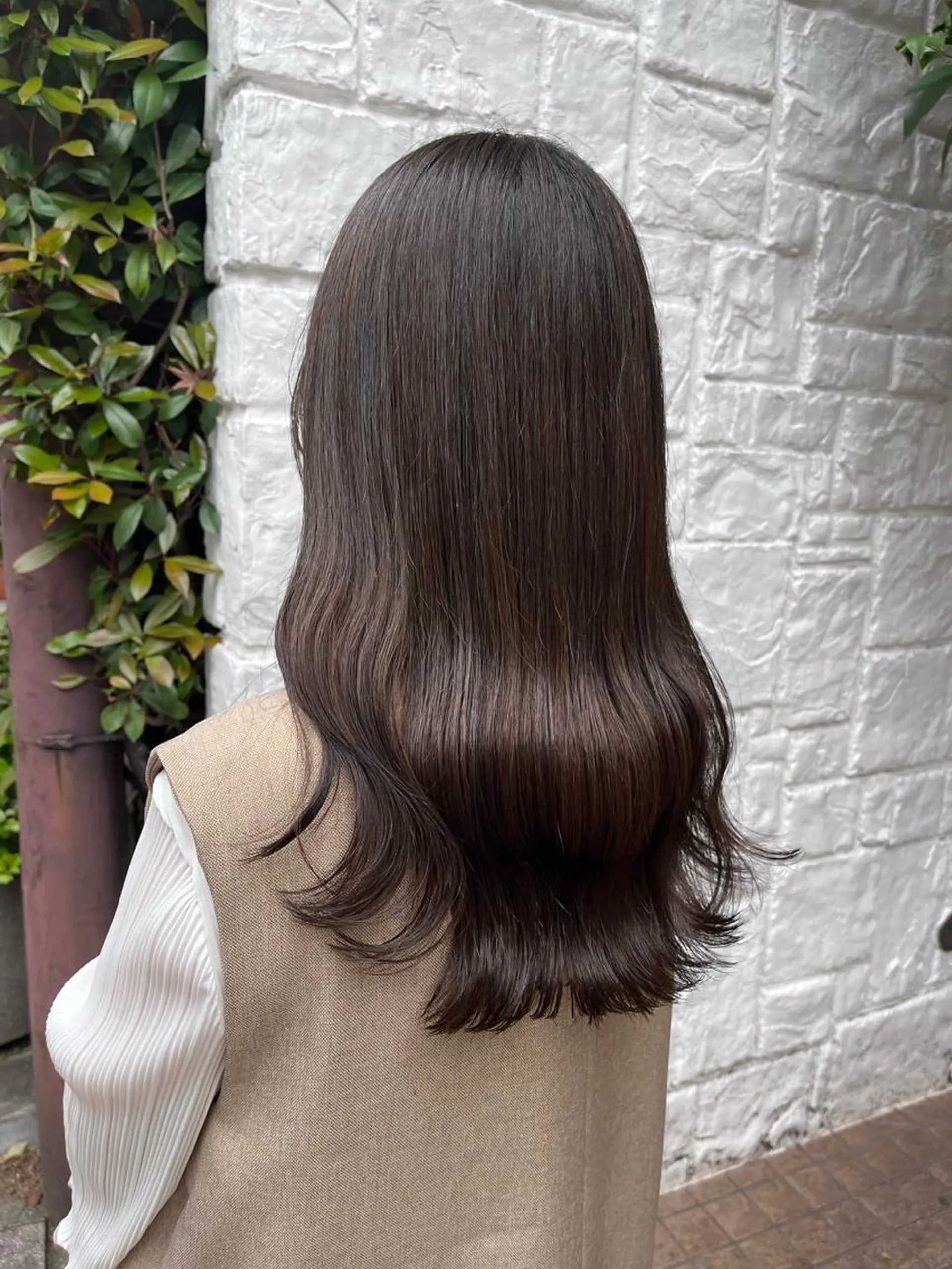 ロング カラー ベージュカラー ブラウンカラー グレージュ オリーブブラウン オリーブグレージュ ヘアカラー トリートメント ヘッドスパ ヘアセット カジュアルを女っぽく 𝗮𝘆𝗮𝗰𝗼のヘアスタイル