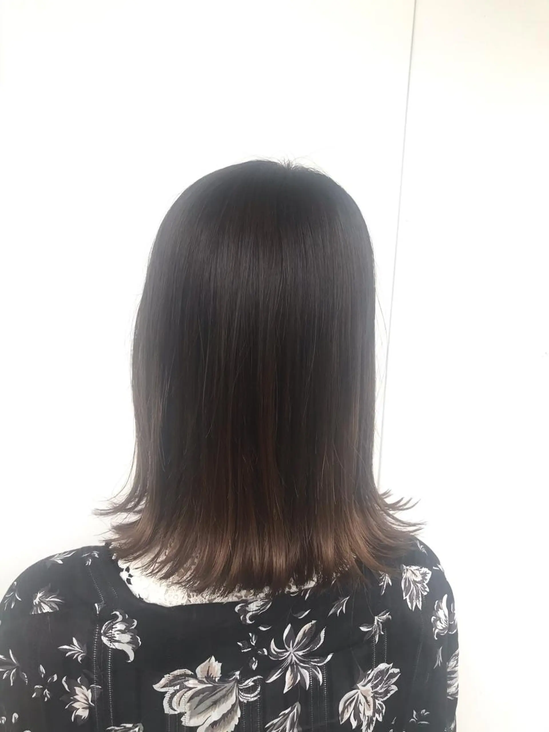 セミロング 下條 真のヘアスタイル