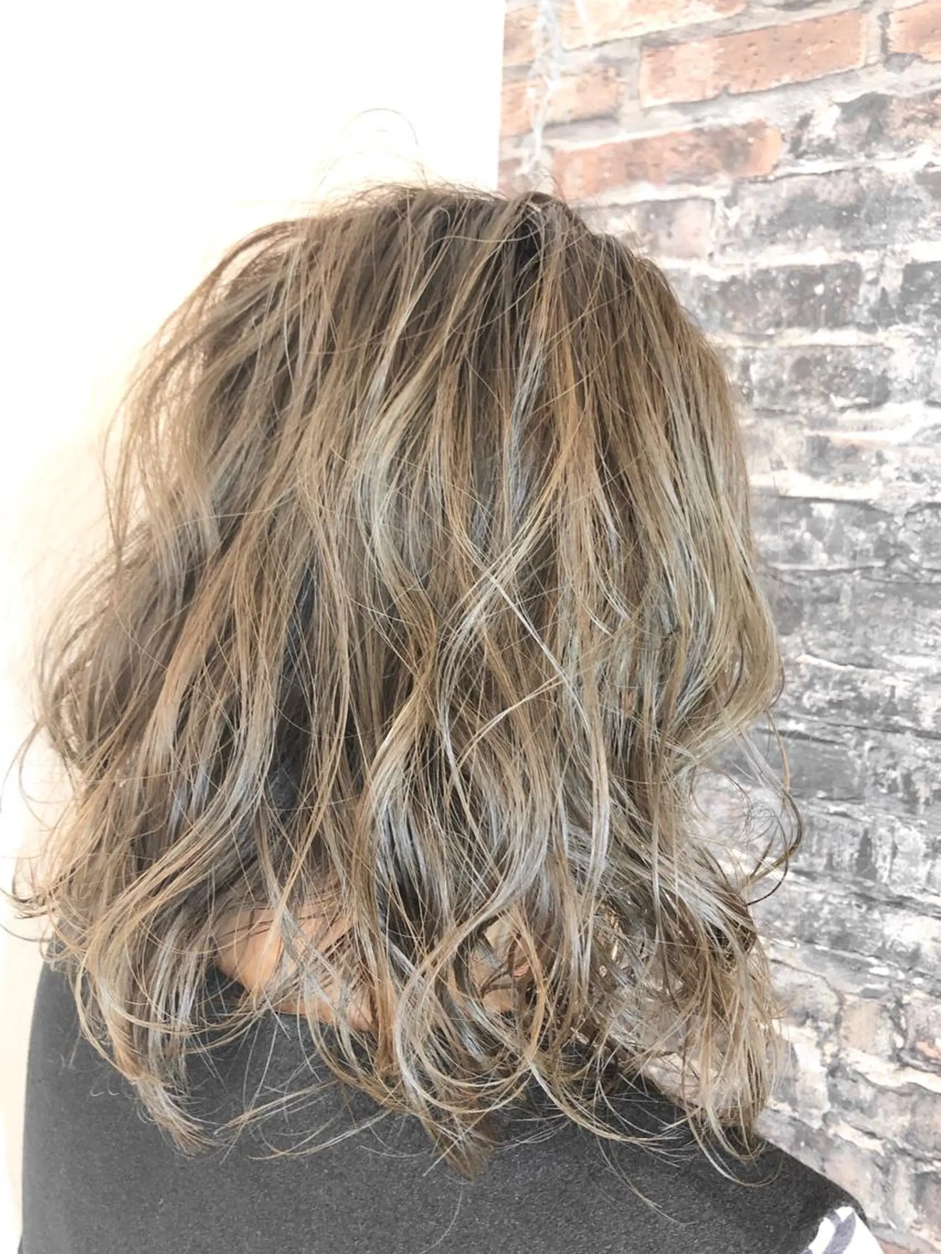 ミディアム カラー m ā l o. マァロのヘアスタイル