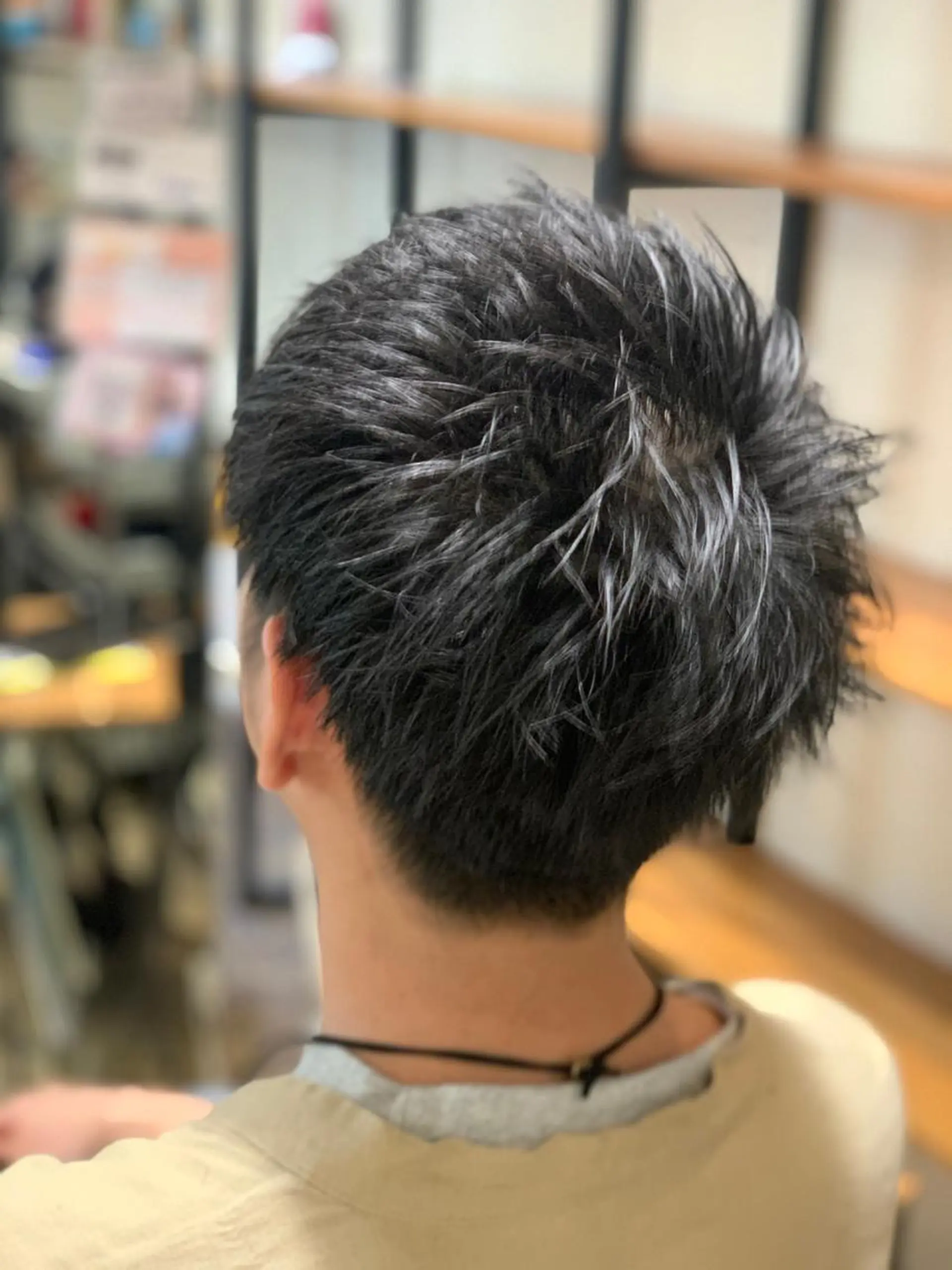 ショート メンズ ハイライト✨髪質改善 TAKAさんです😊のヘアスタイル