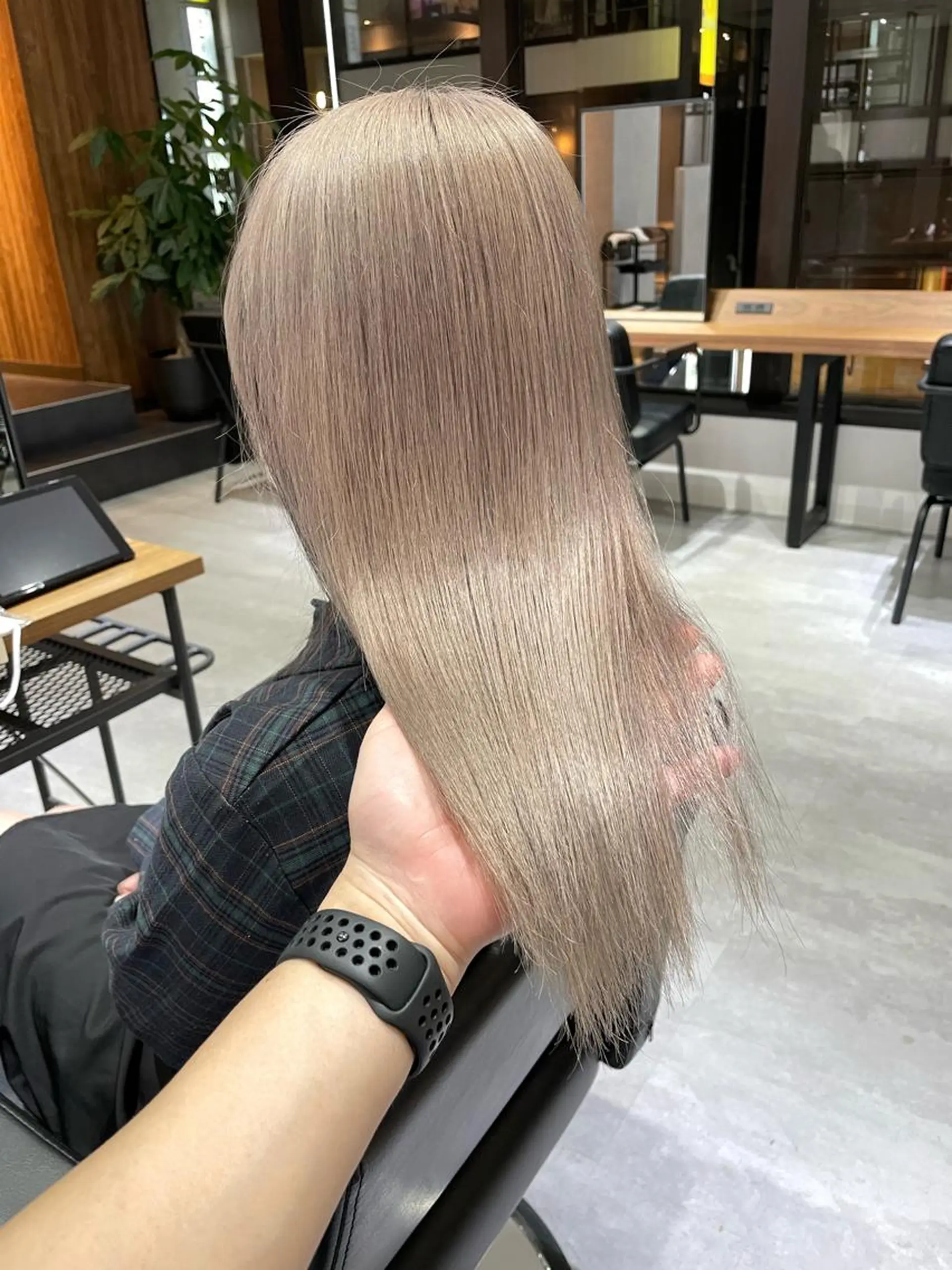 セミロング カラー ベージュカラー ブリーチ ケアブリーチ 透明感カラー ダブルカラー KEISUKE🐶 馴染ませ/エクステのヘアスタイル