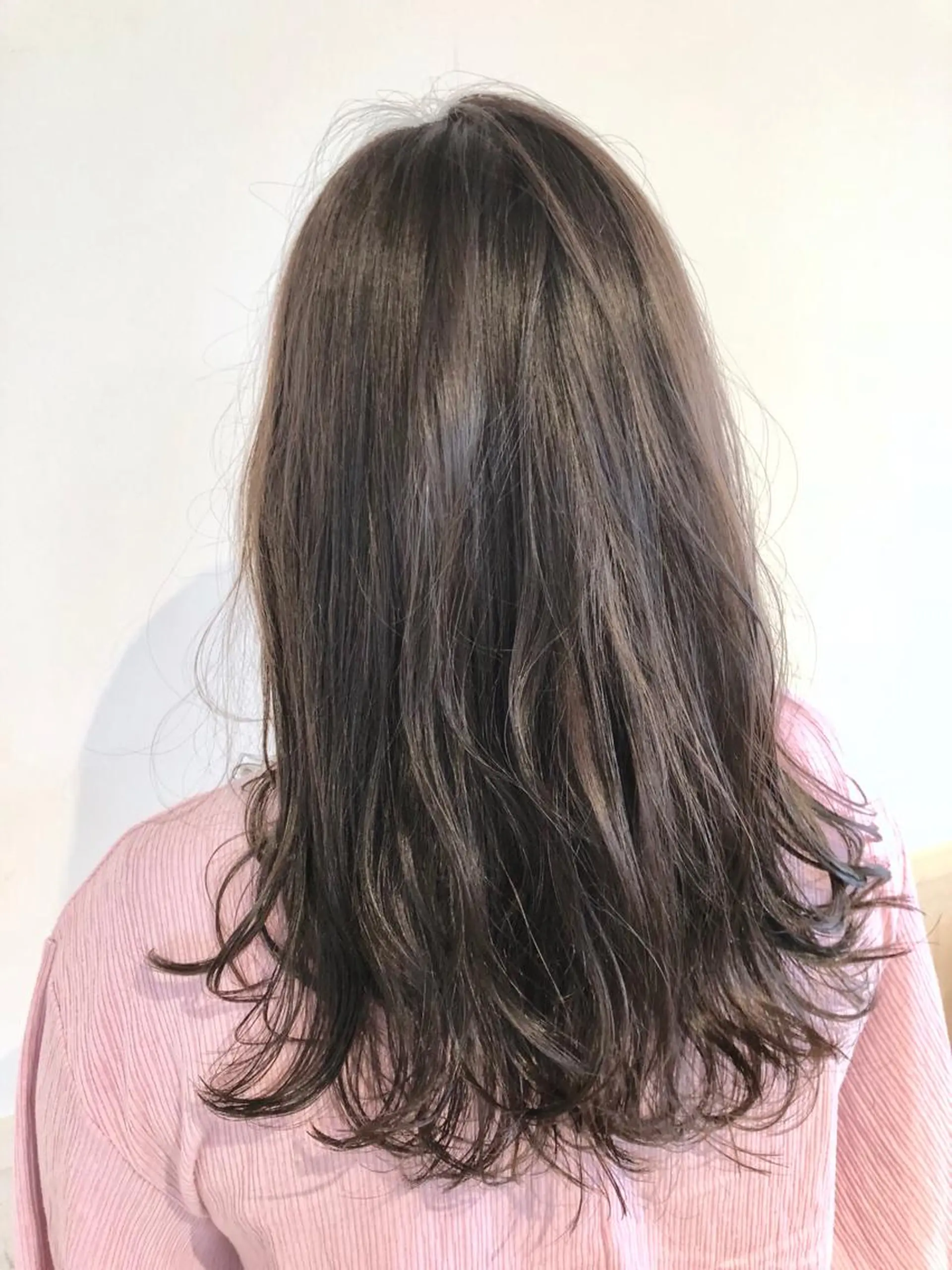 セミロング カラー パーマ ヘアアレンジ セミロングパーマ バレイヤージュ 黒髪 ブルーカラー ブラウンカラー 【ツヤ髪美容師】 ツダケイスケのヘアスタイル