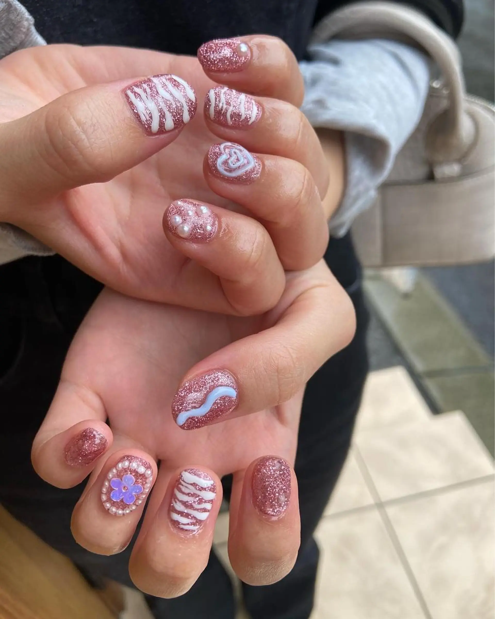 ネイル アニマル柄 アートネイル ハート キラキラネイル ラメ(グリッター) . unffのネイルデザイン