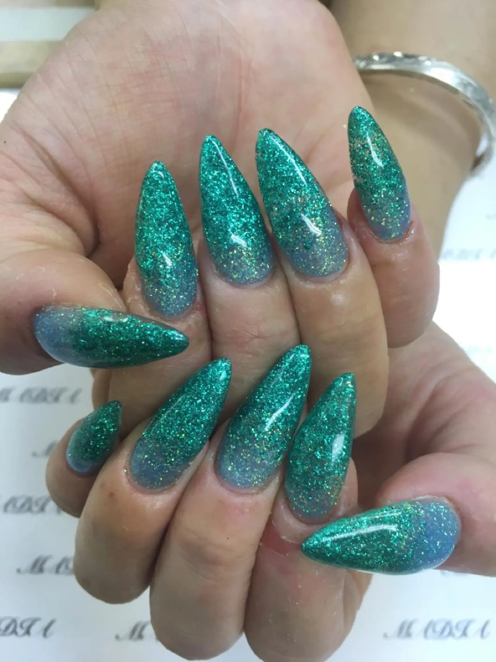 ネイル ハンドネイル MADIA藤沢所属・MADIA MEGUのネイルデザイン