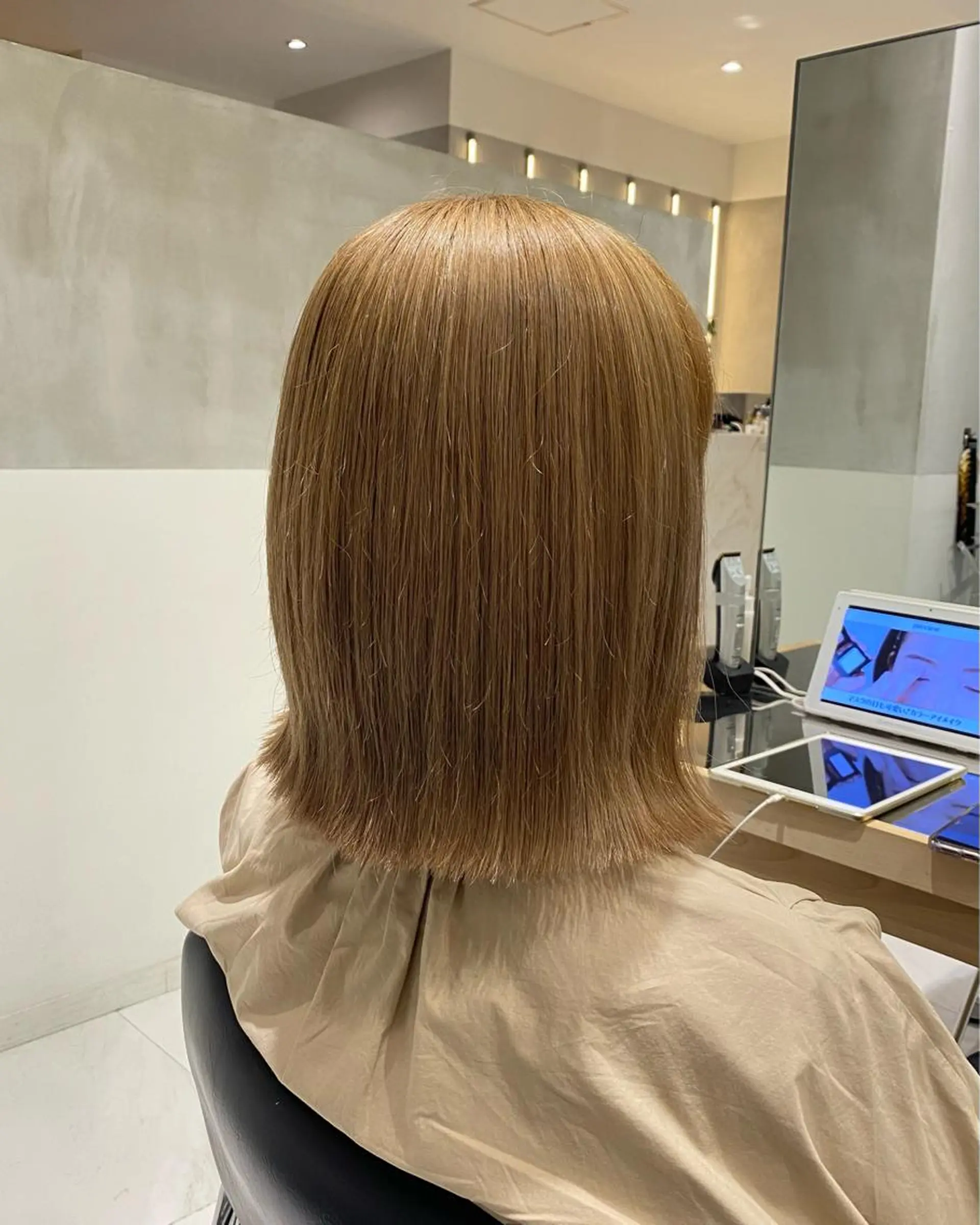 ミディアム ヘアカラー 艶感/ナチュラル 🩵amiのヘアスタイル