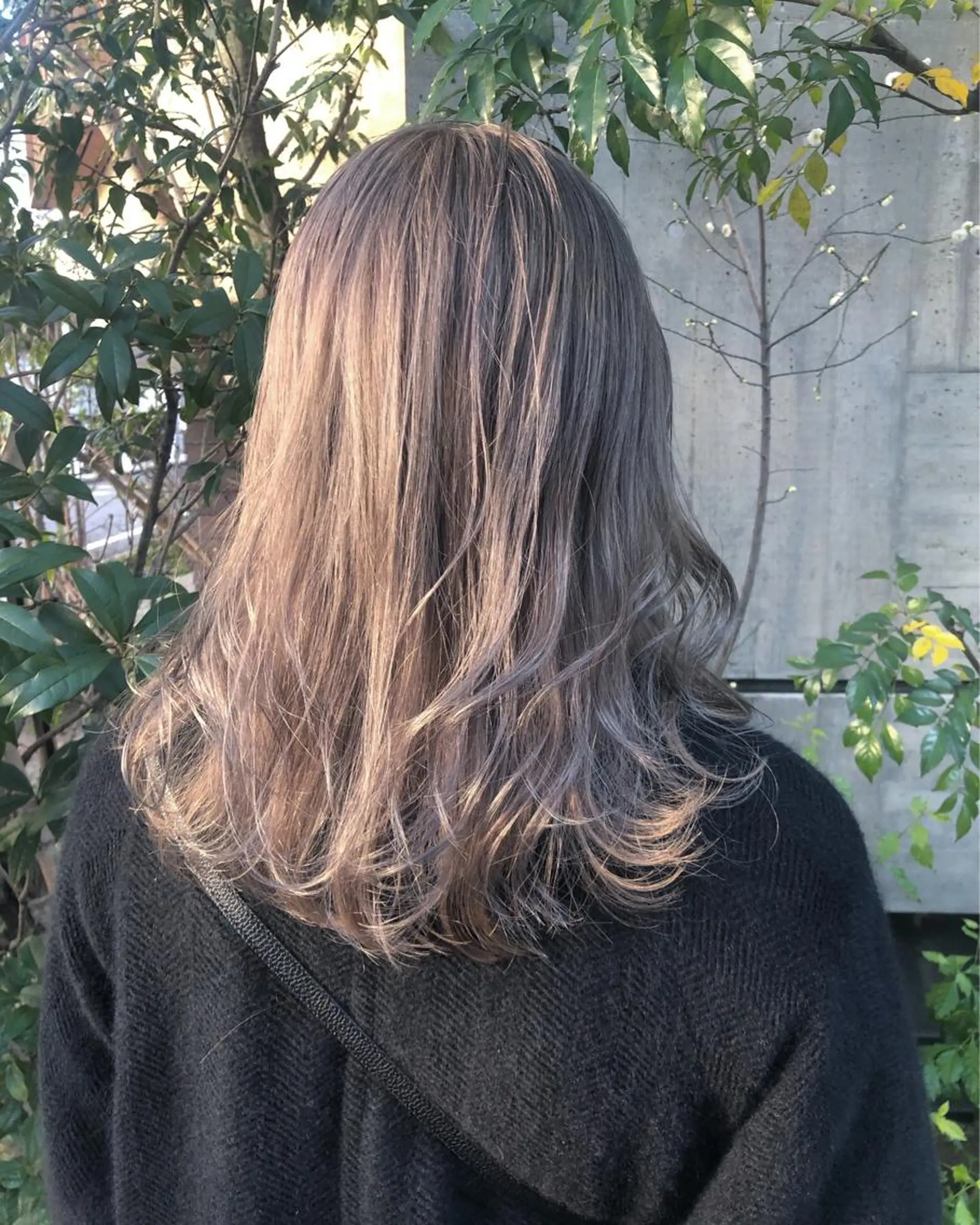 カラー ニシオカ タクヤのヘアスタイル