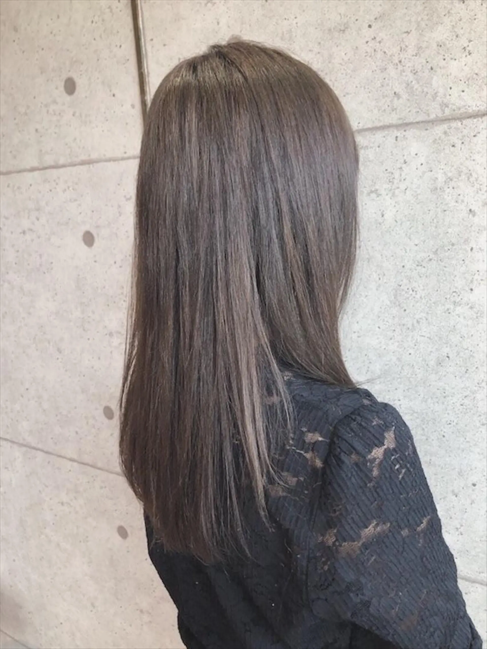 セミロング カラー グレージュ 福森 みずきのヘアスタイル