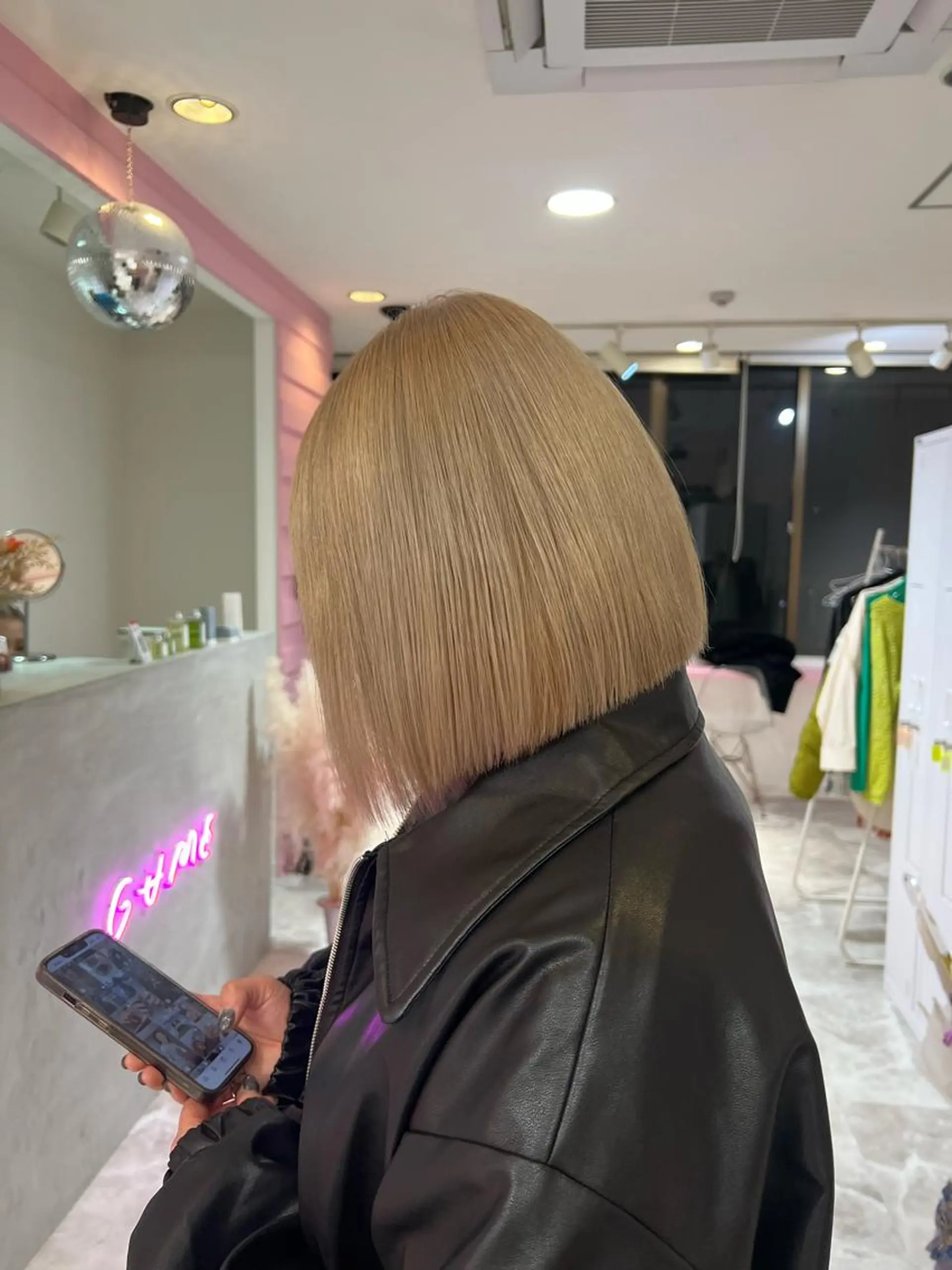 ショート ハイトーン♡ブリーチ ♡エクステ♡nanaのヘアスタイル