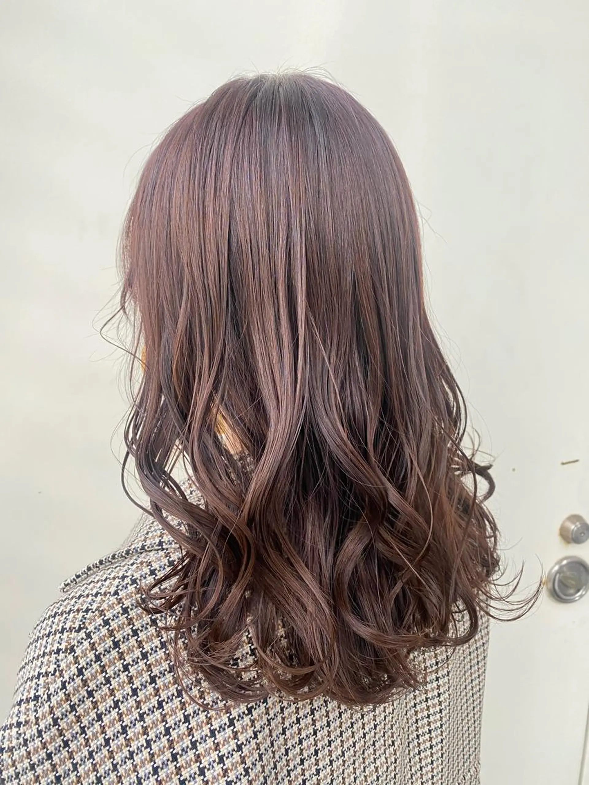 ミディアム カラー 韓国ヘア顔周りカット 艶髪ベージュtamaのヘアスタイル