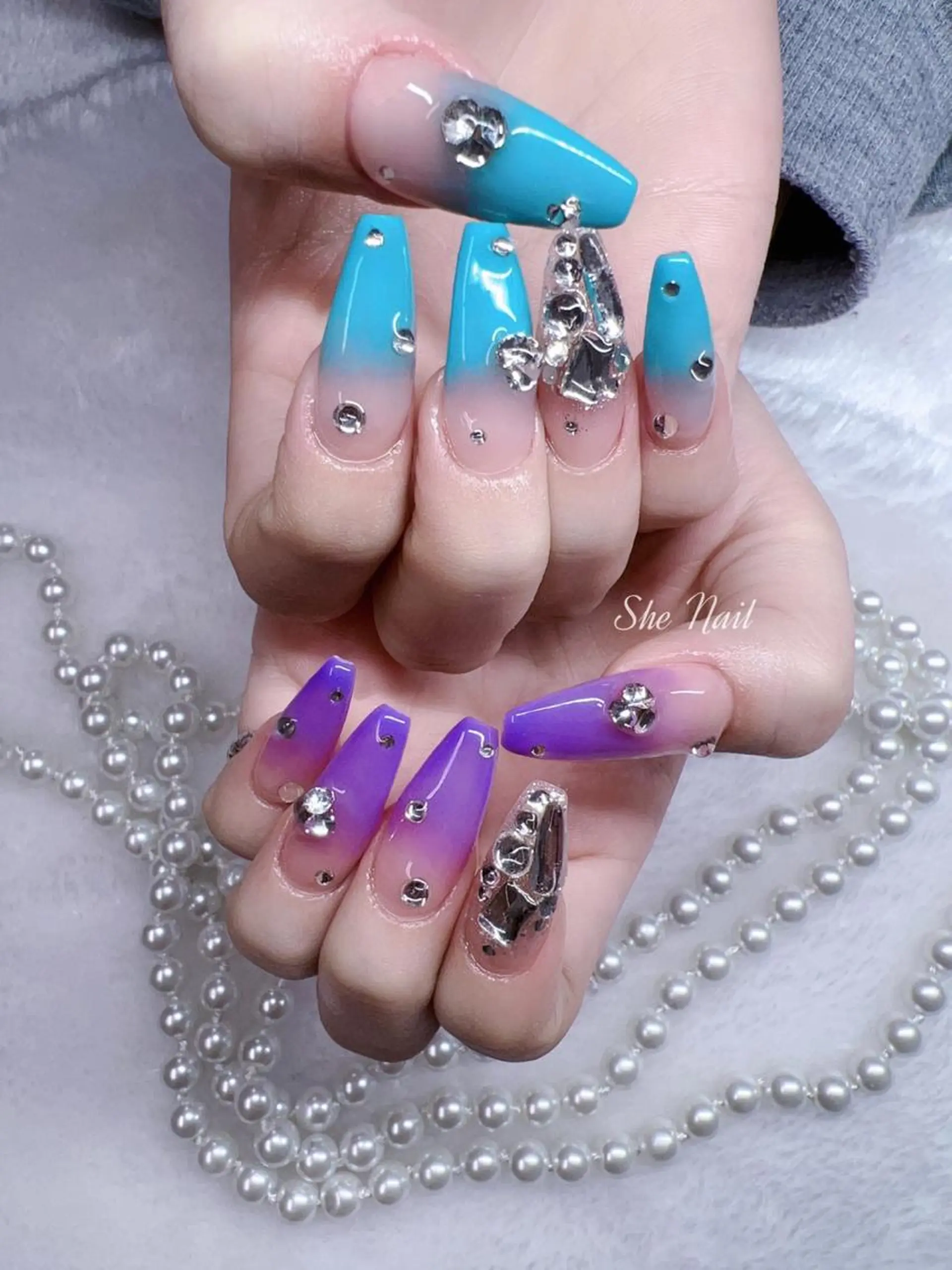 ネイル チークネイル フレンチネイル マグネットネイル 持ち込み ワンカラーネイル ハンドネイル She   Nail所属・ISA_ BELLAのネイルデザイン