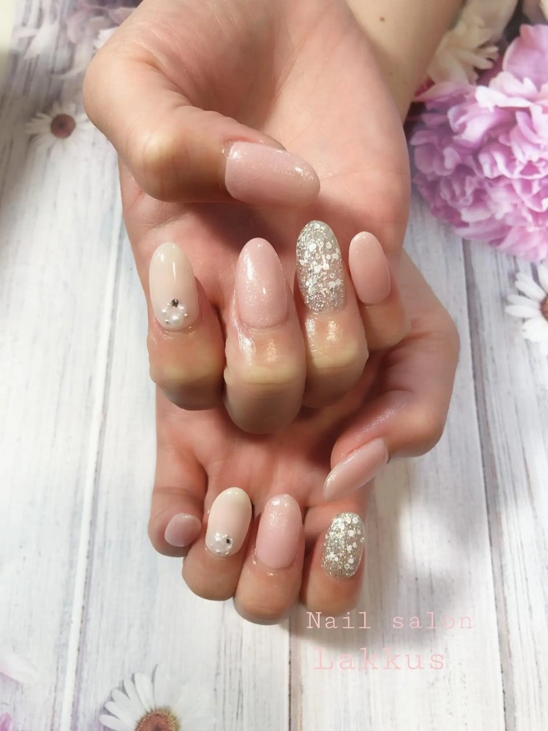 ネイル シンプルネイル ハンドネイル Lakkus T－Mのネイルデザイン