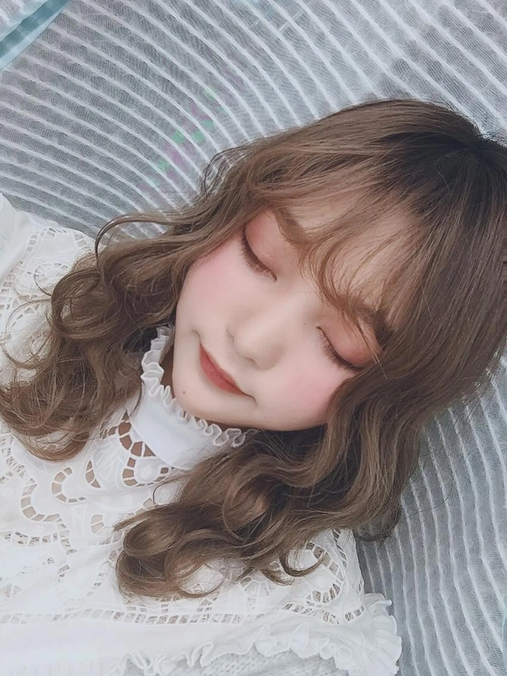 セミロング maco 艶感ハイトーン🦋のヘアスタイル