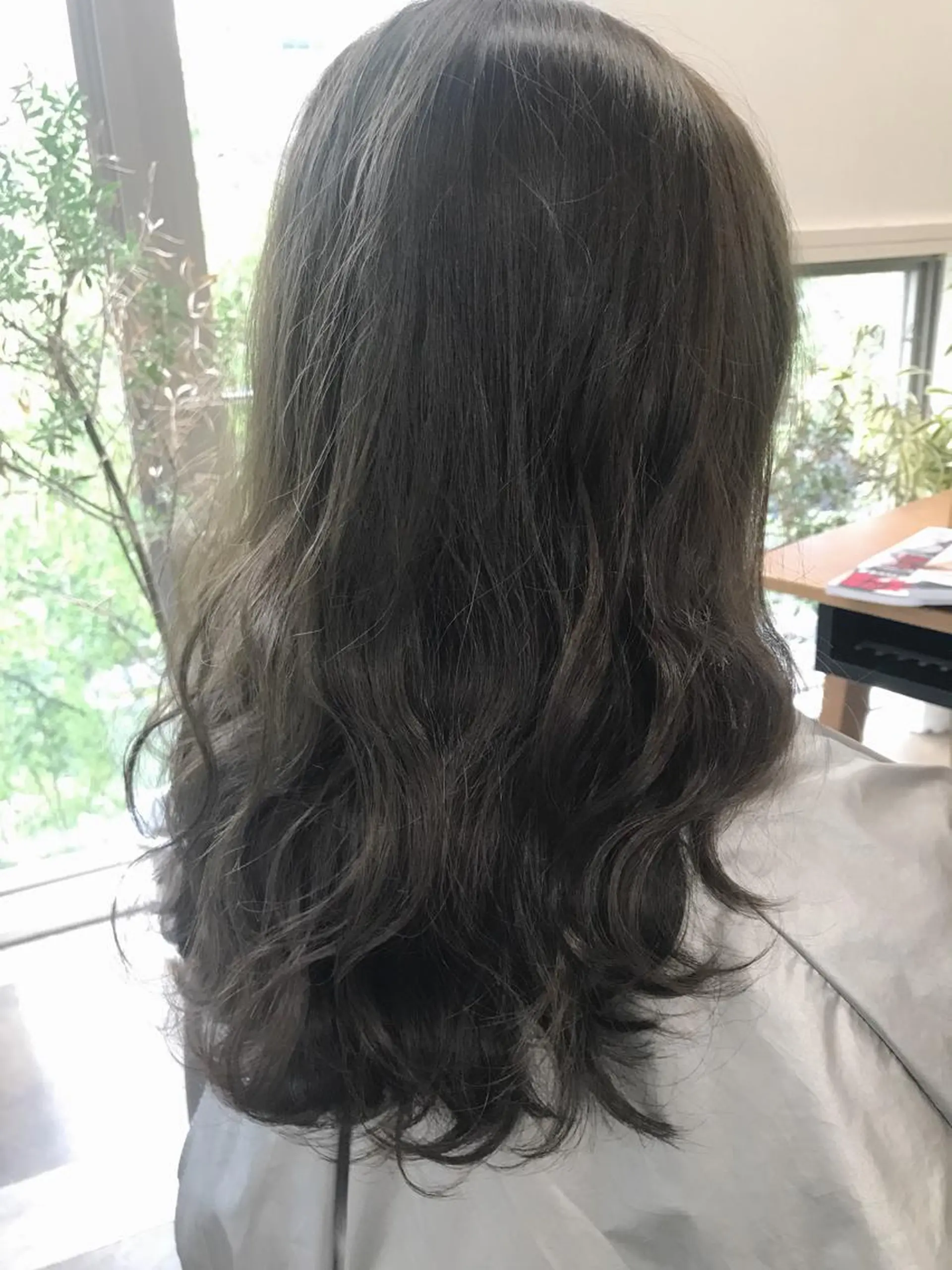 セミロング カラー アッシュ アッシュグレー ブリーチ ブリーチなしカラー GiseL天神カラー 髪質改善/ブリーチのヘアスタイル