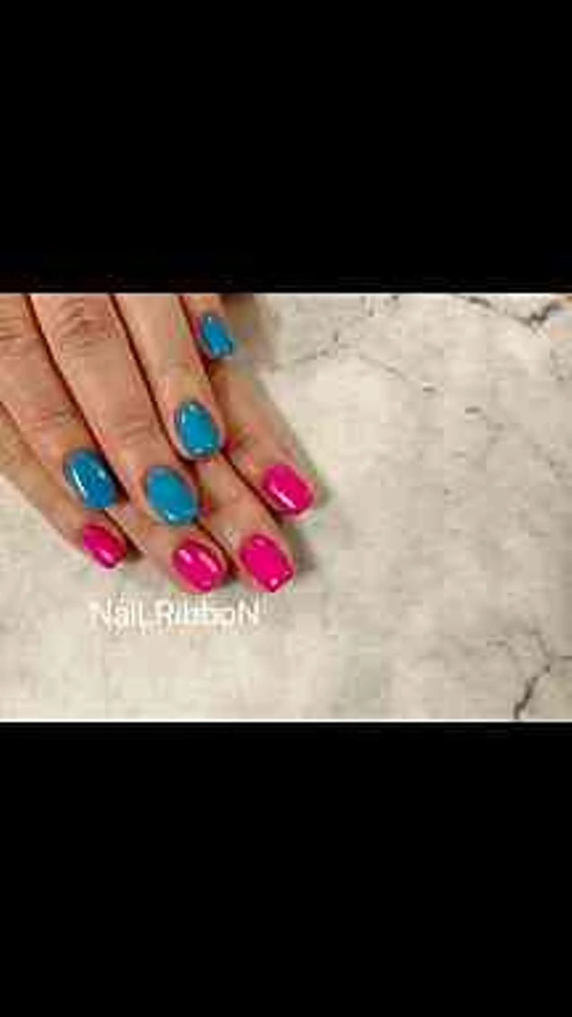 ネイル ネイルリボン 受付スタッフのネイルデザイン