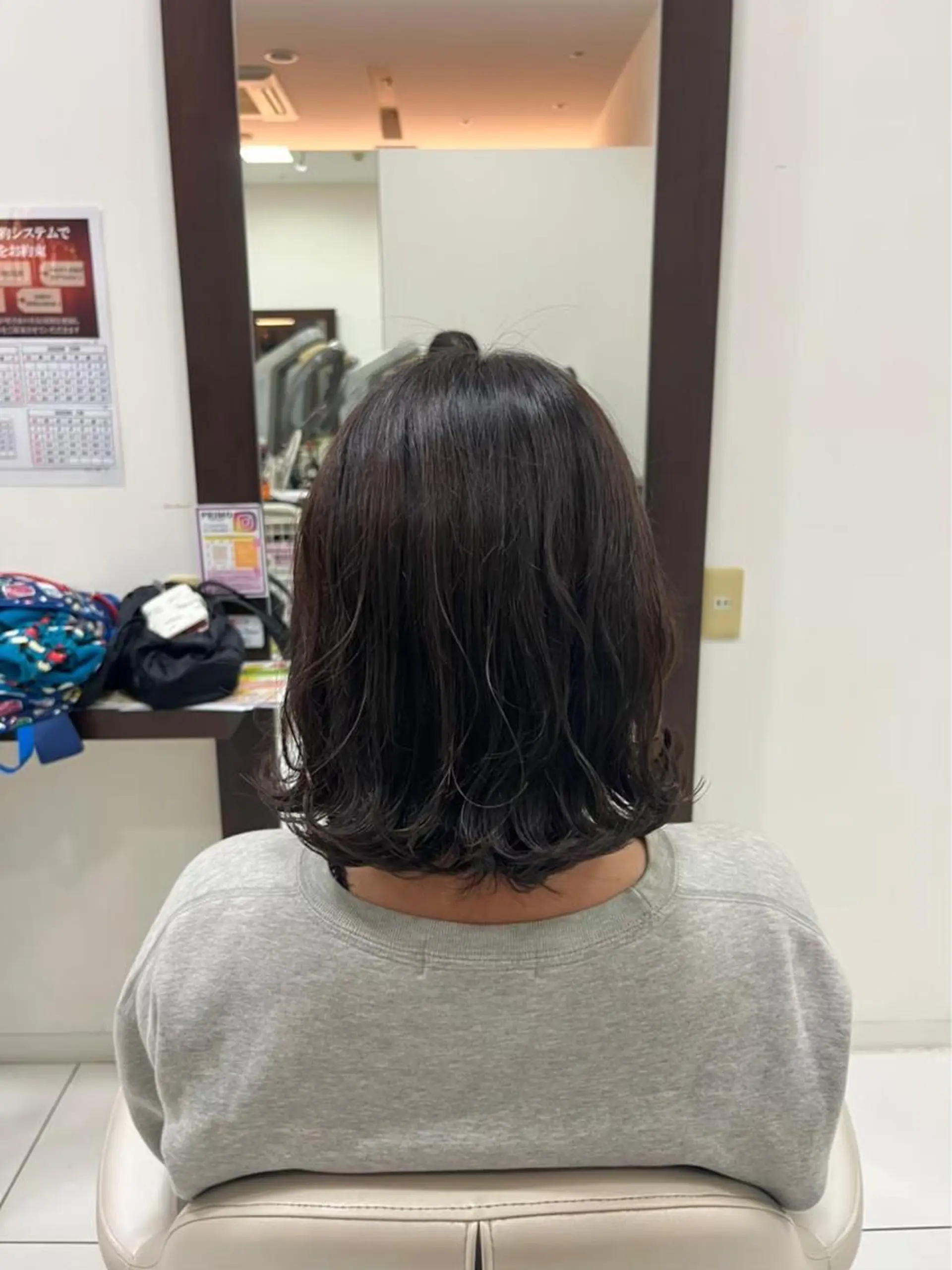 ミディアム カラー 三 嶋のヘアスタイル