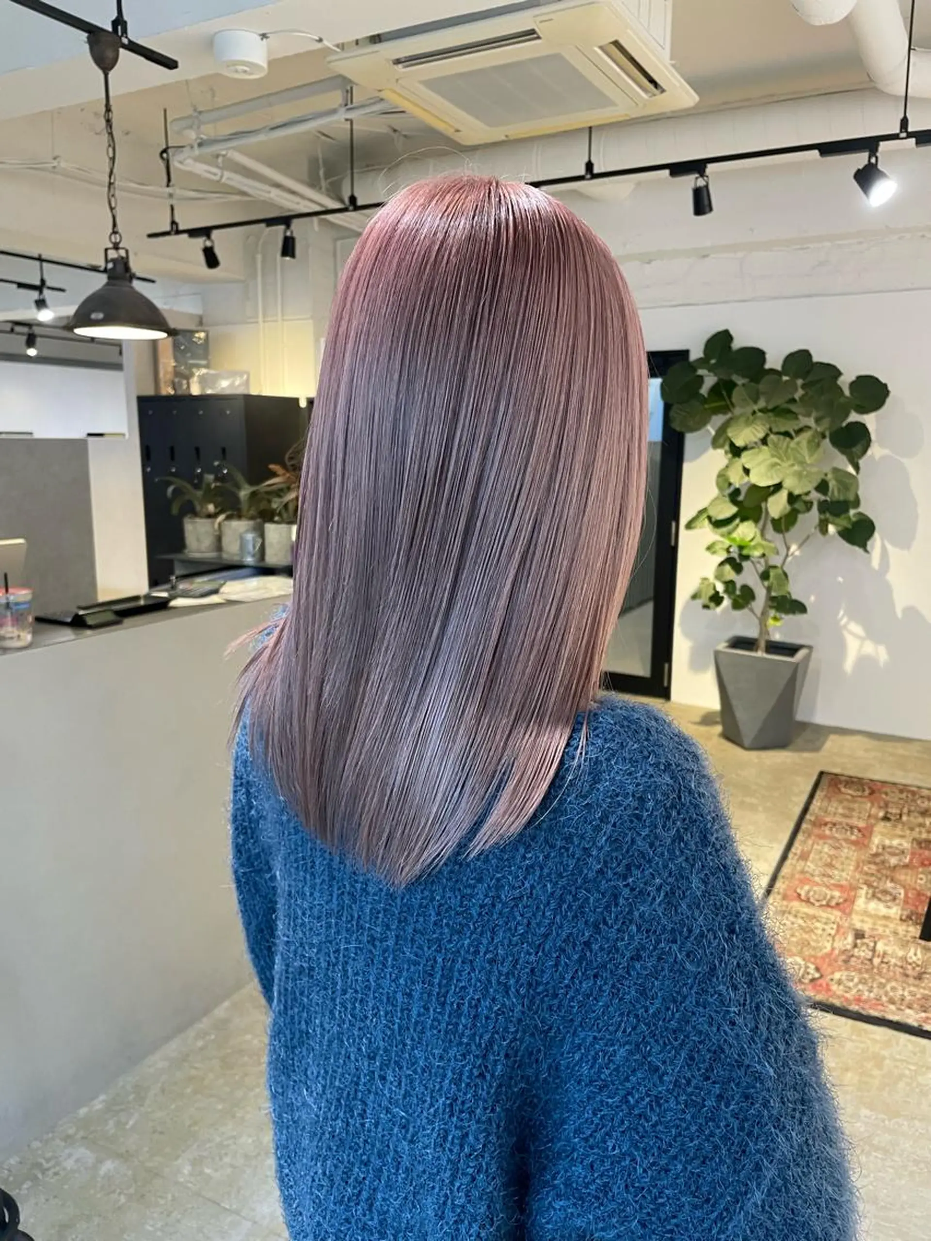 セミロング ヘアカラー 心斎橋/海外レイヤー 募集中三好玲奈のヘアスタイル