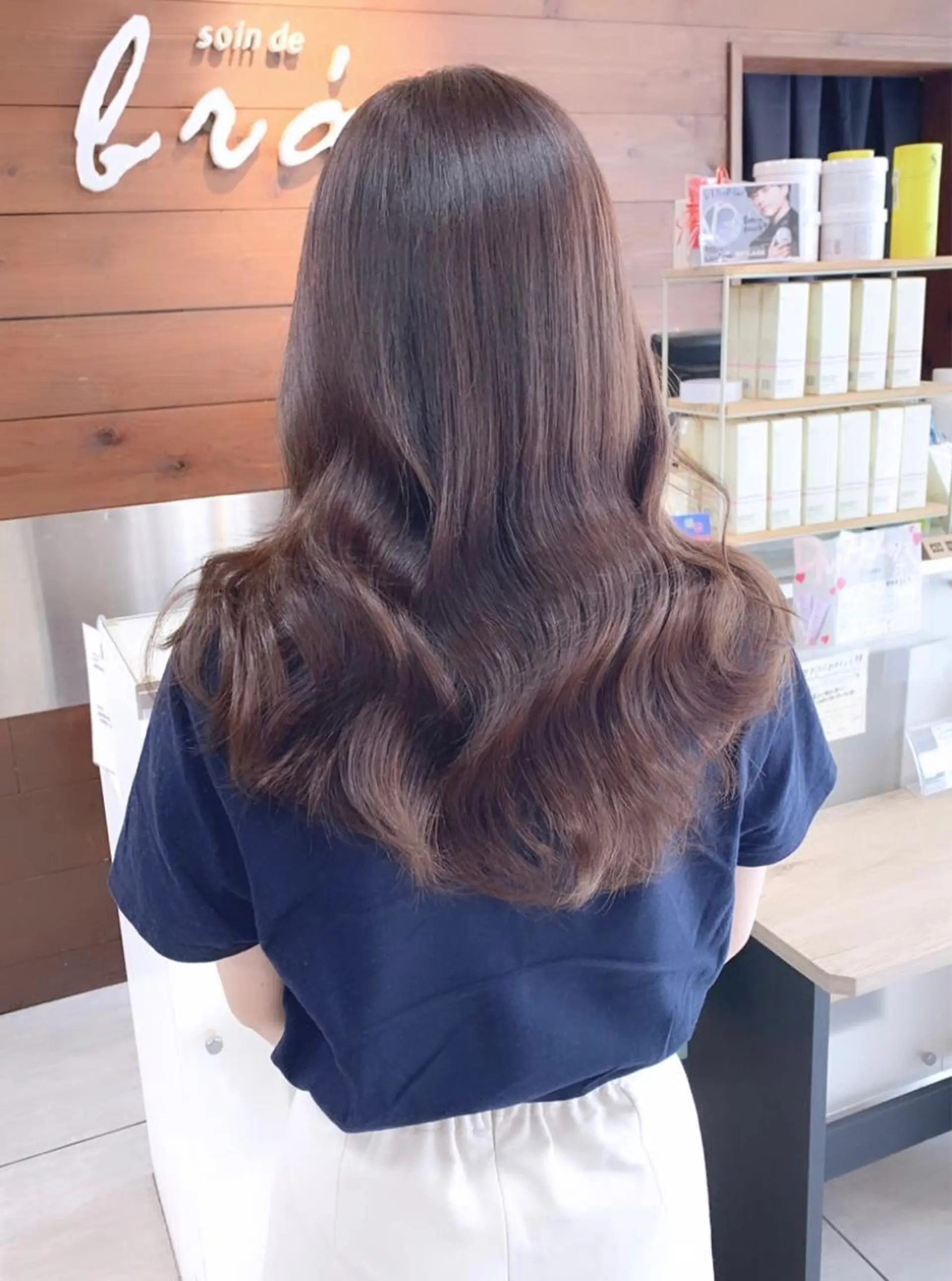 セミロング ヘアカラー 🫧艶髪カラー🫧 森本くるみのヘアスタイル