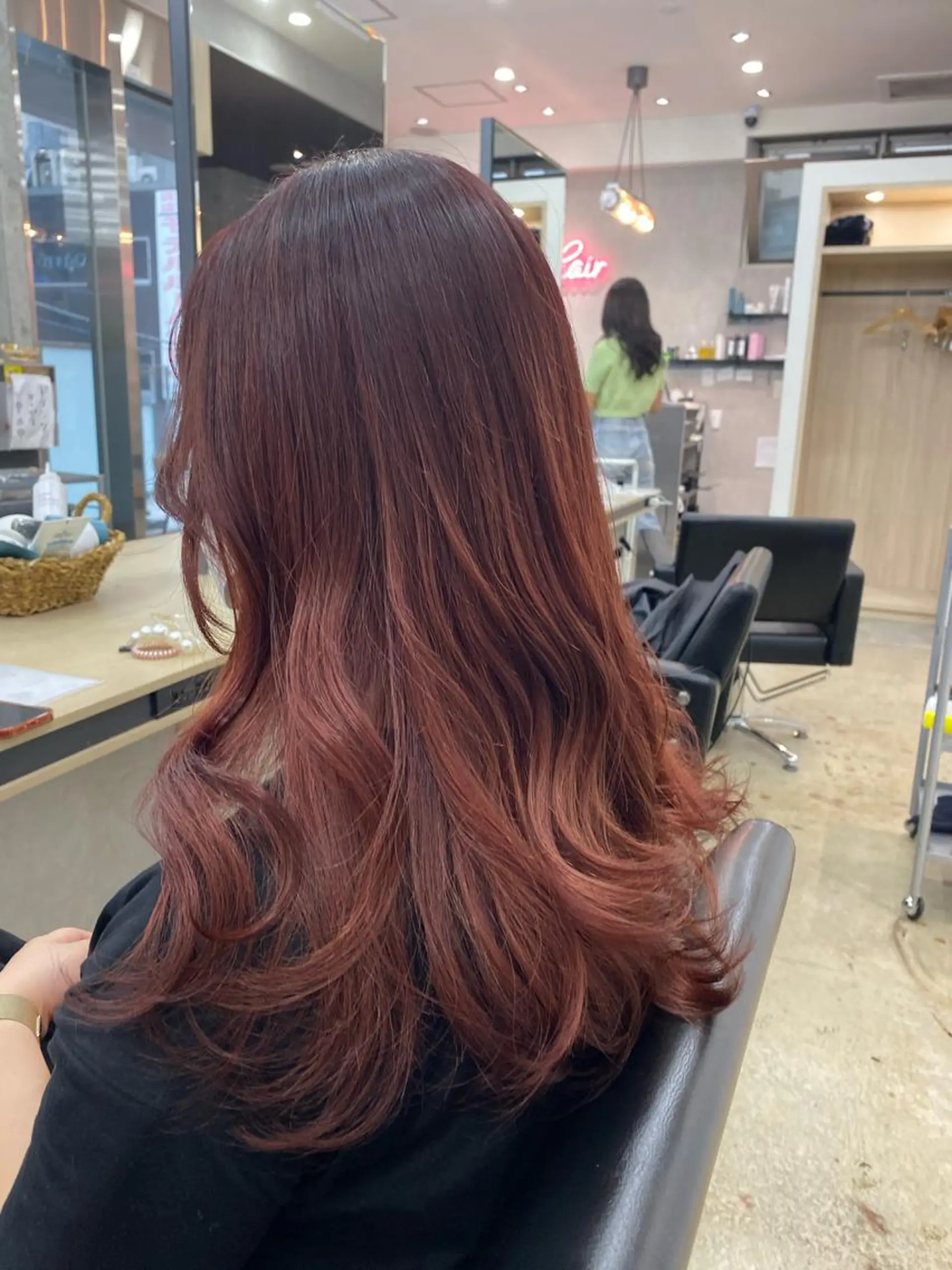 ロング カラー オリーブ/アッシュ やわらか透明感カラーのヘアスタイル