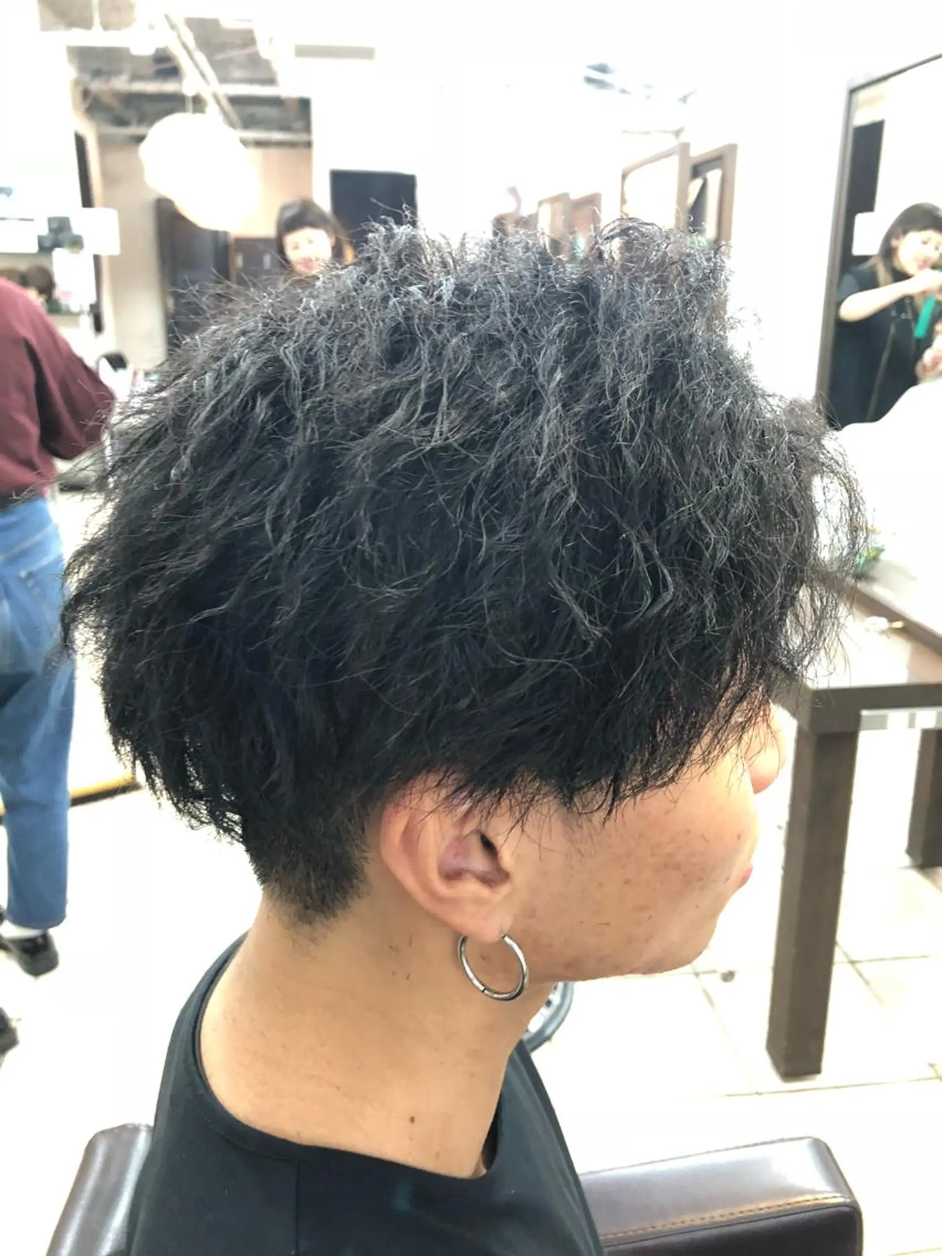 メンズ パーマ カ レラのヘアスタイル