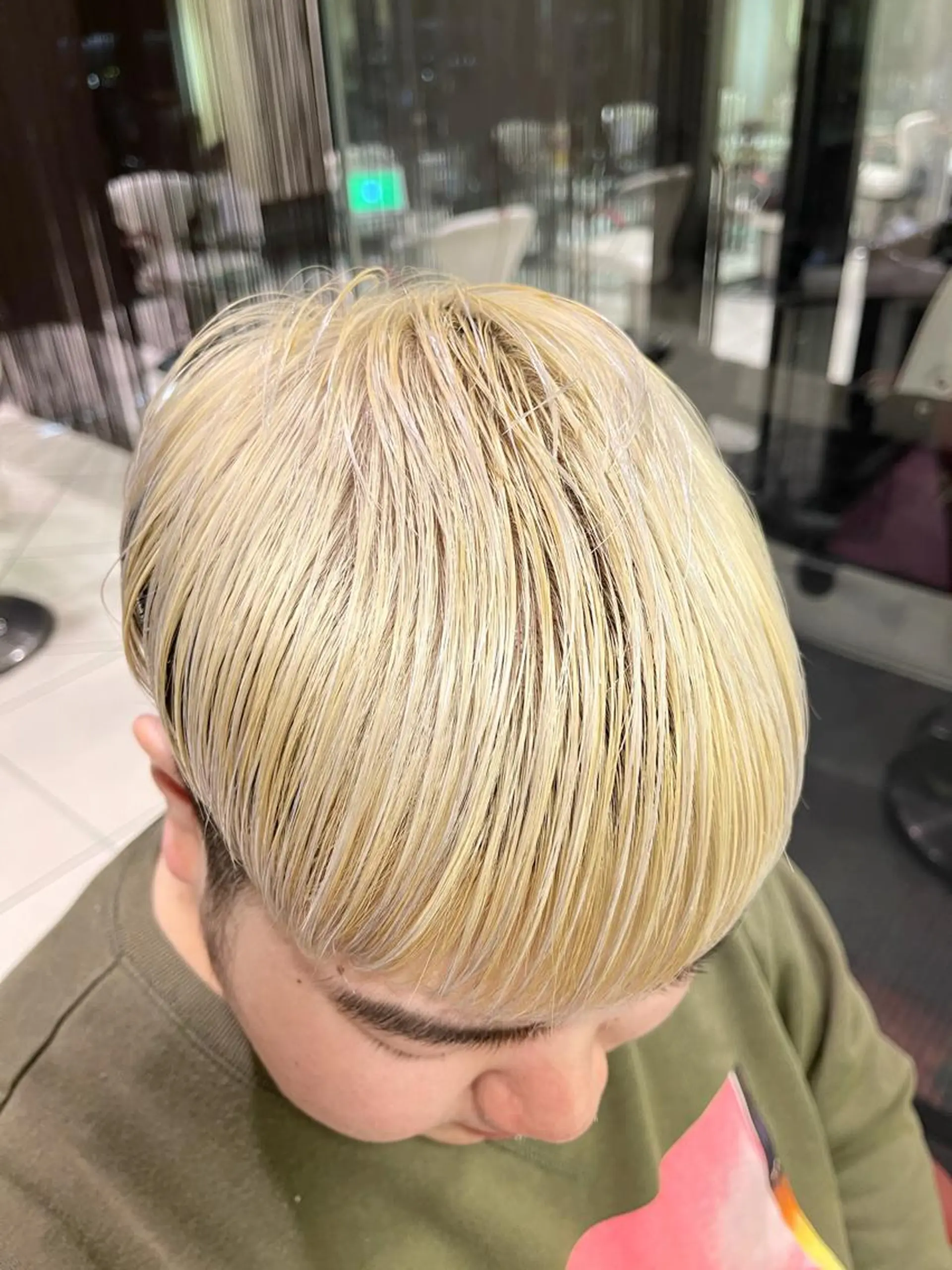 ショート 圧倒的美髪ストレート ツダケイタロウのヘアスタイル