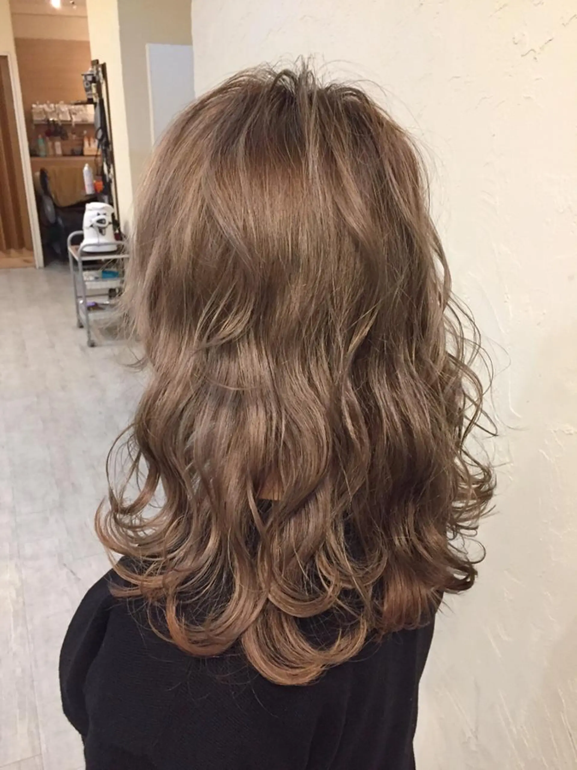 セミロング カラー カット ヘアカラー 韓国レイヤー外国人風 透明感カラー髪質改善のヘアスタイル