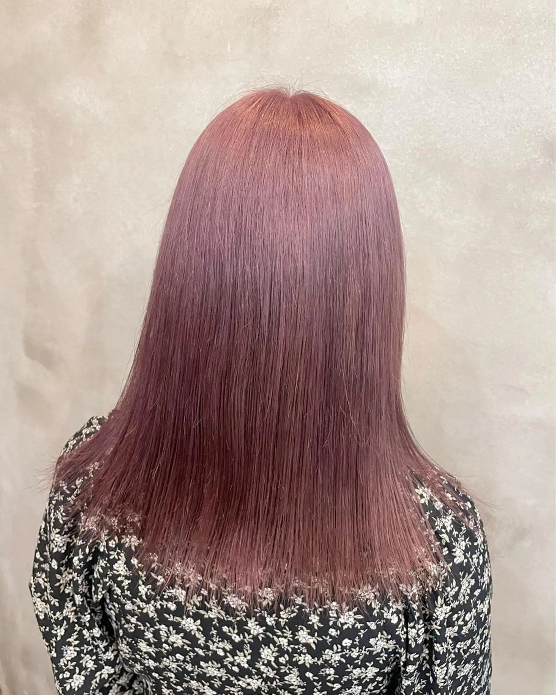 ミディアム カラー ヘアアレンジ グレージュ ヘアカラー 【ピンク/韓国ヘア/ ヘアセット】亜海のヘアスタイル