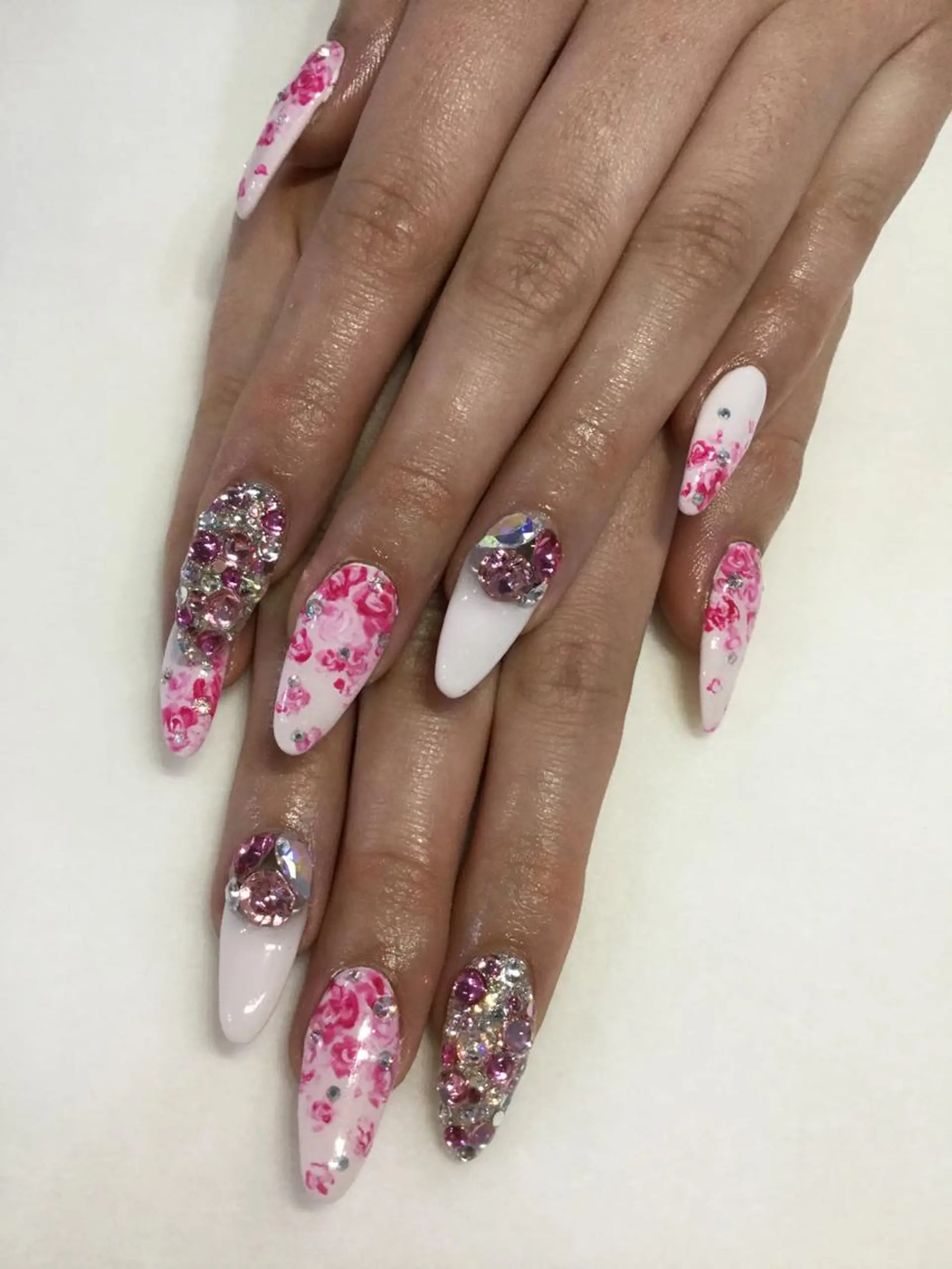 ネイル ハンドネイル 💎🐰 saki. m 🐰💎のネイルデザイン