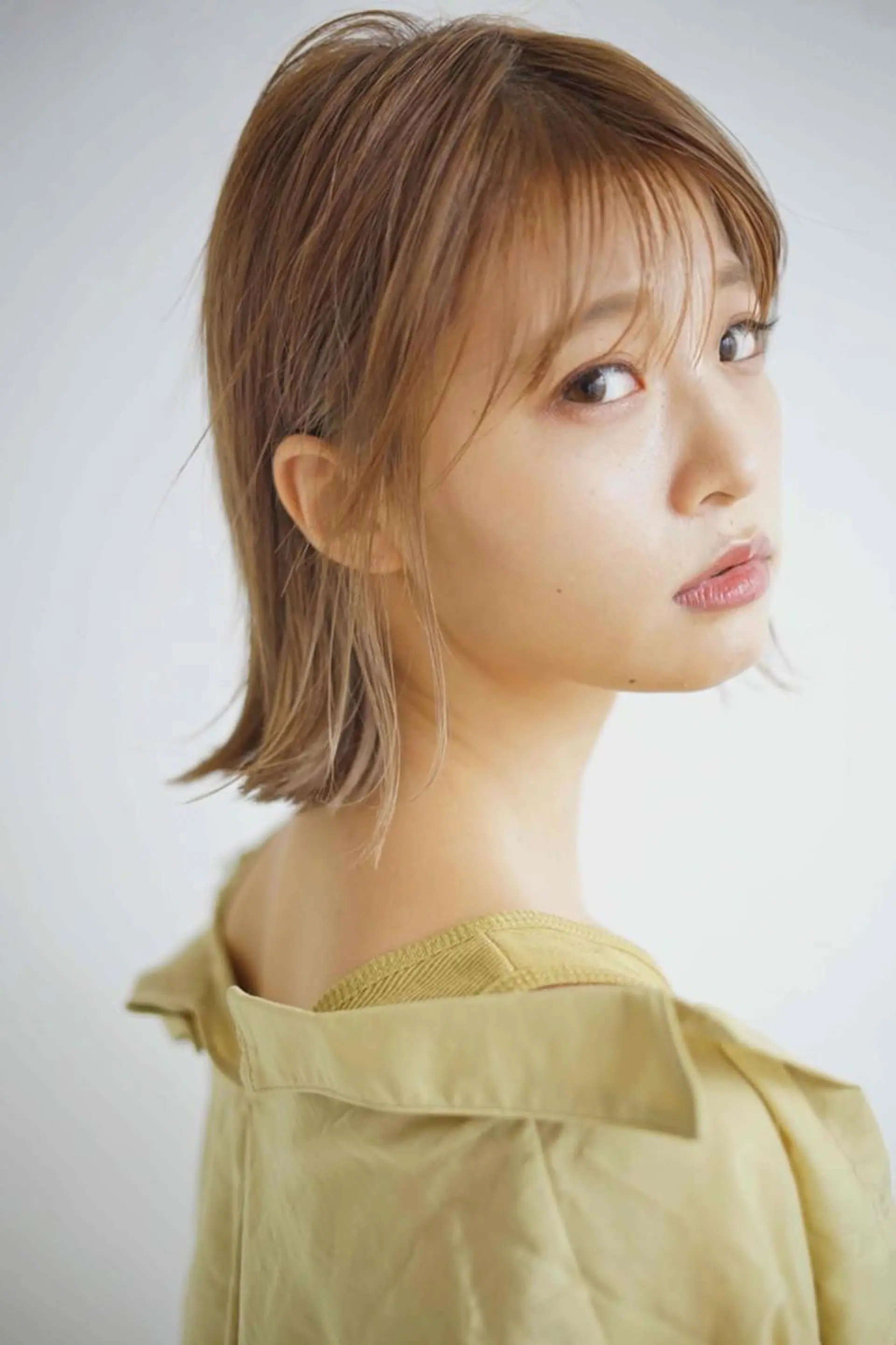 ミディアム カラー ブリーチ デザインカラー イヤリングカラー ハイライトカラー ボブ Neolive plus所属・前田 裕介のヘアスタイル