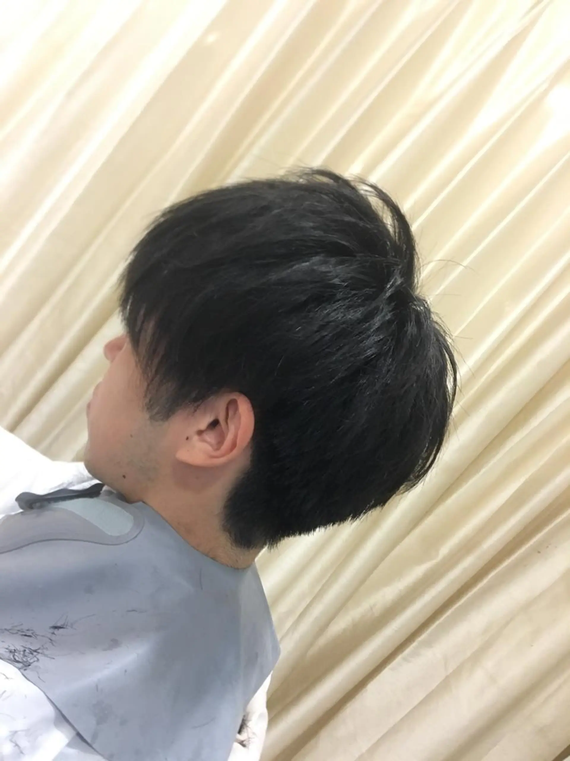 ショート ブリーチカラー🌈 嘉名 真樹のヘアスタイル