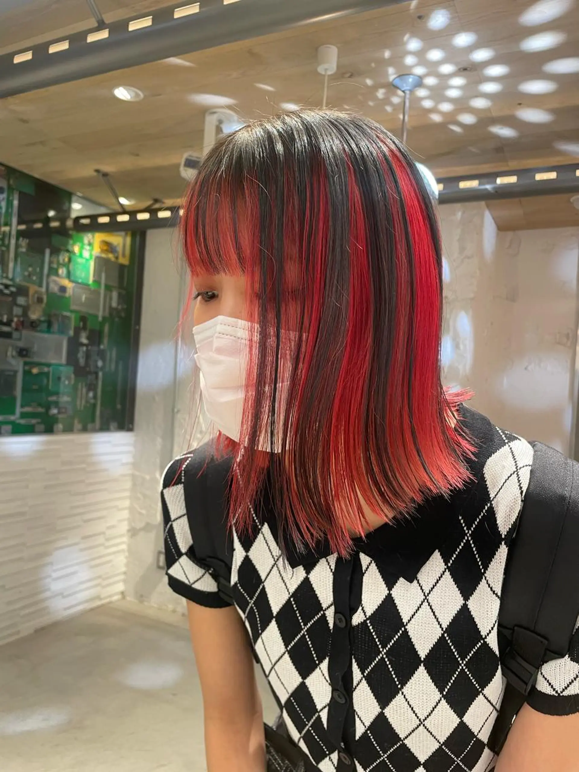 セミロング カラー 艶ハイトーン👑♡ NATSUKIのヘアスタイル