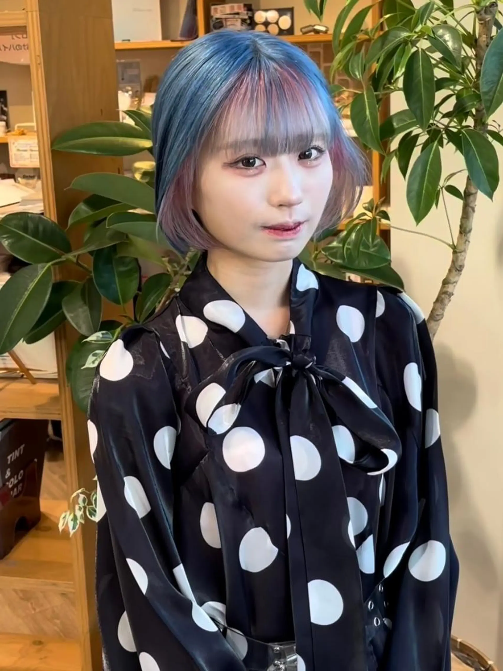 ショート カラー ショートボブ バレイヤージュ ブリーチ ケアブリーチ デザインカラー Eirデザイナーズ サロン茶屋町tomoのヘアスタイル