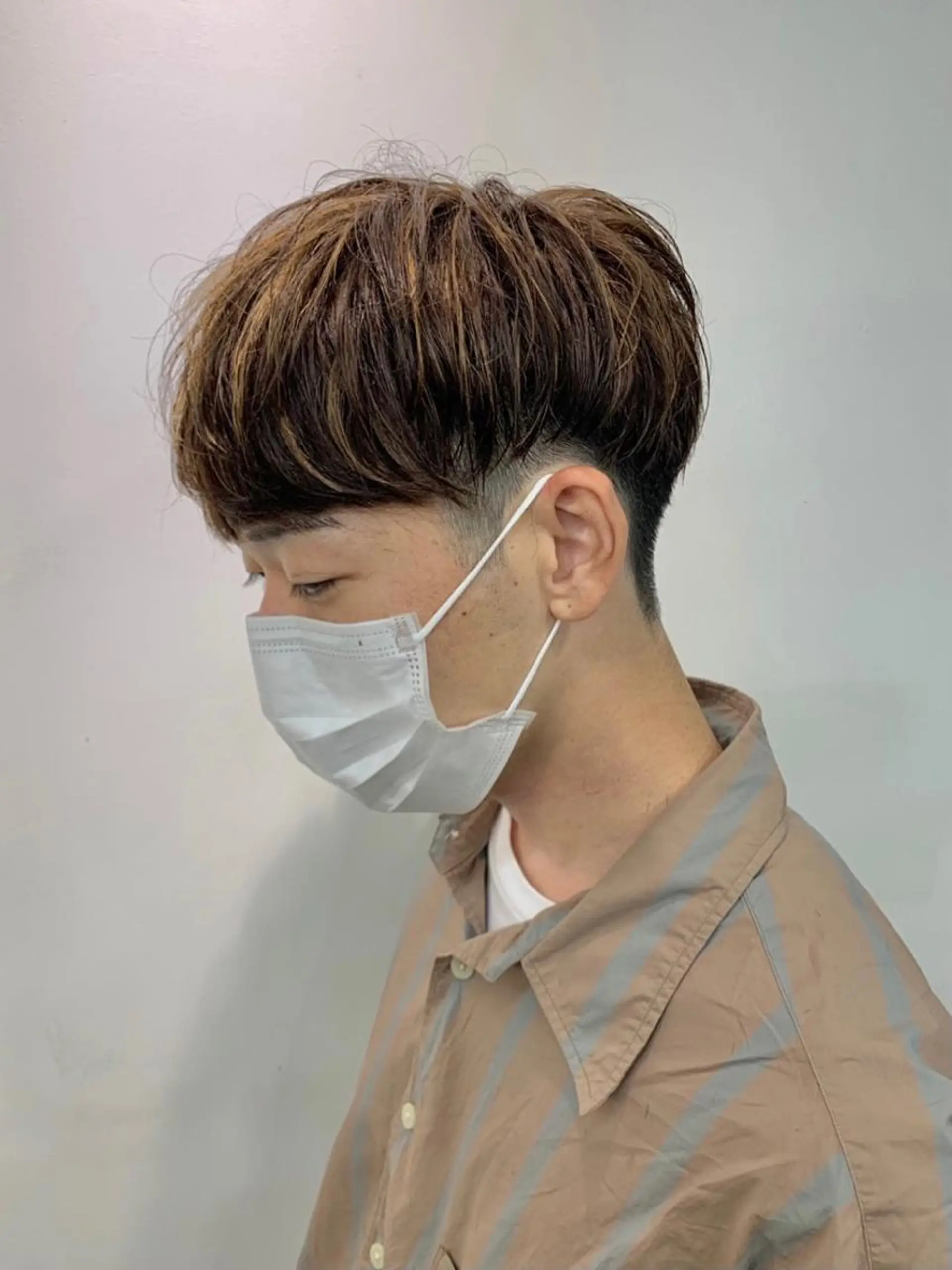 ショート カラー メンズ メンズハイライト ハイライトカラー ハイライト カット ヘアカラー メンズ特化美容師/ 藤戸 椋のヘアスタイル