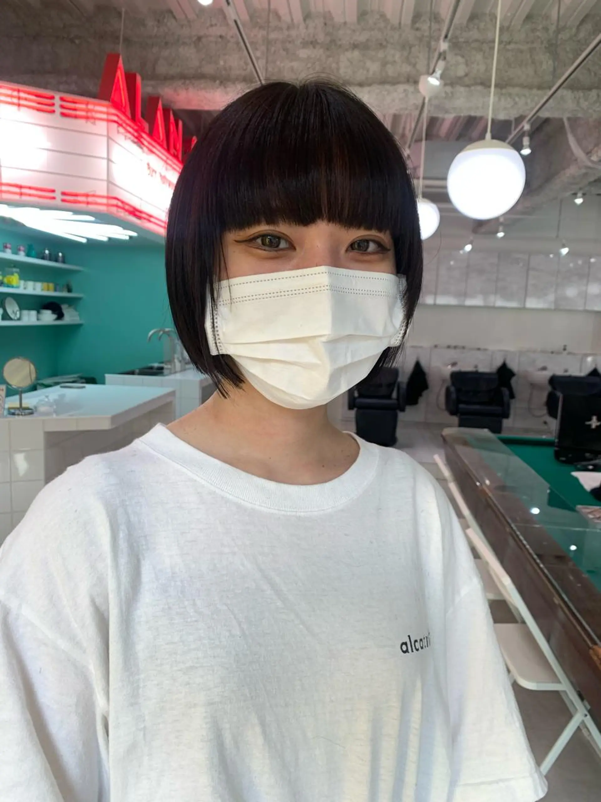 ショート ヘアアレンジ カット ヘアカラー トリートメント 🧨ブリーチー×ボブ レイヤー💎じゅえるのヘアスタイル