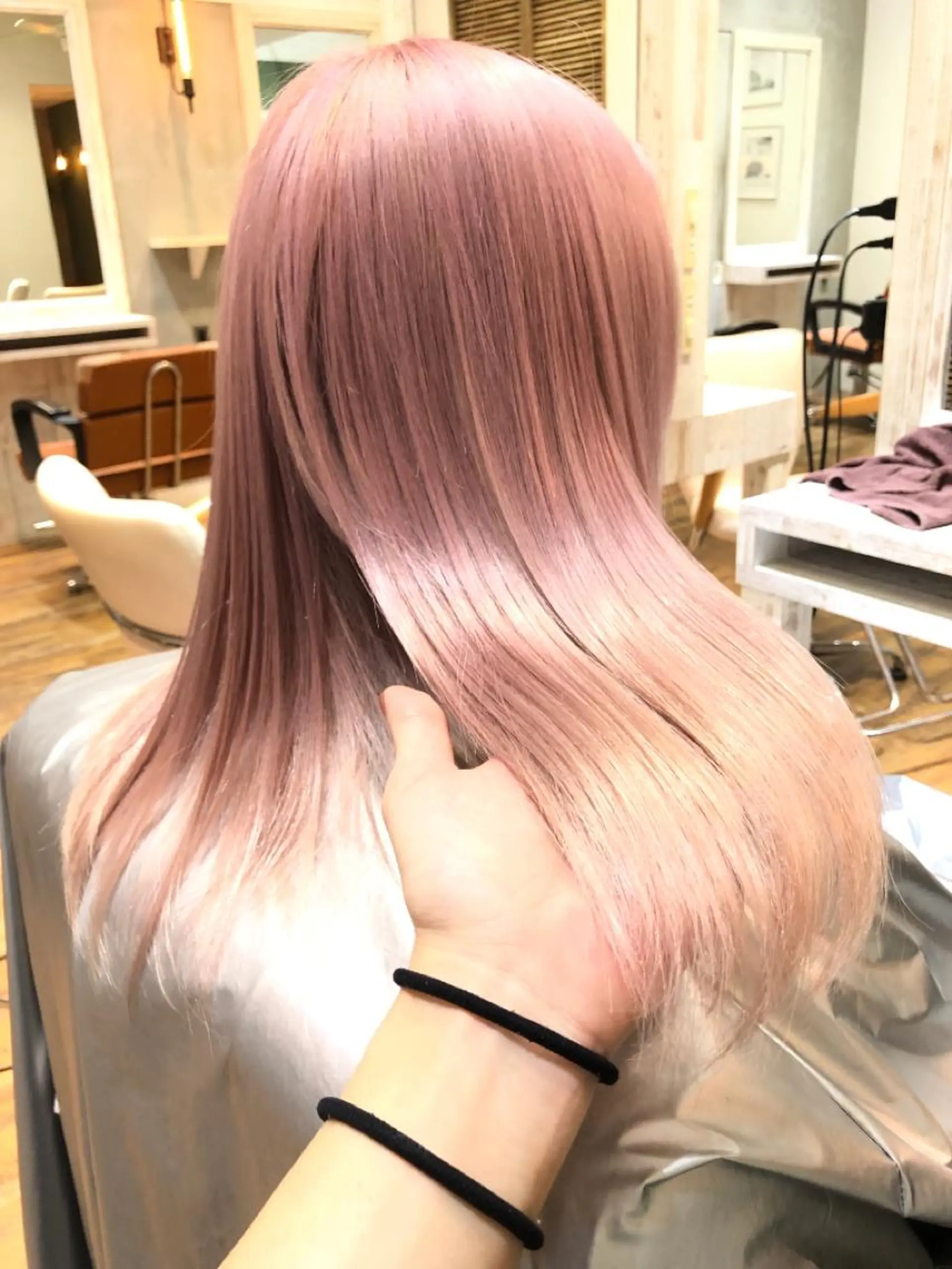 セミロング カラー トリートメント ヘッドスパ レイヤーカット× 髪質改善たもりのヘアスタイル