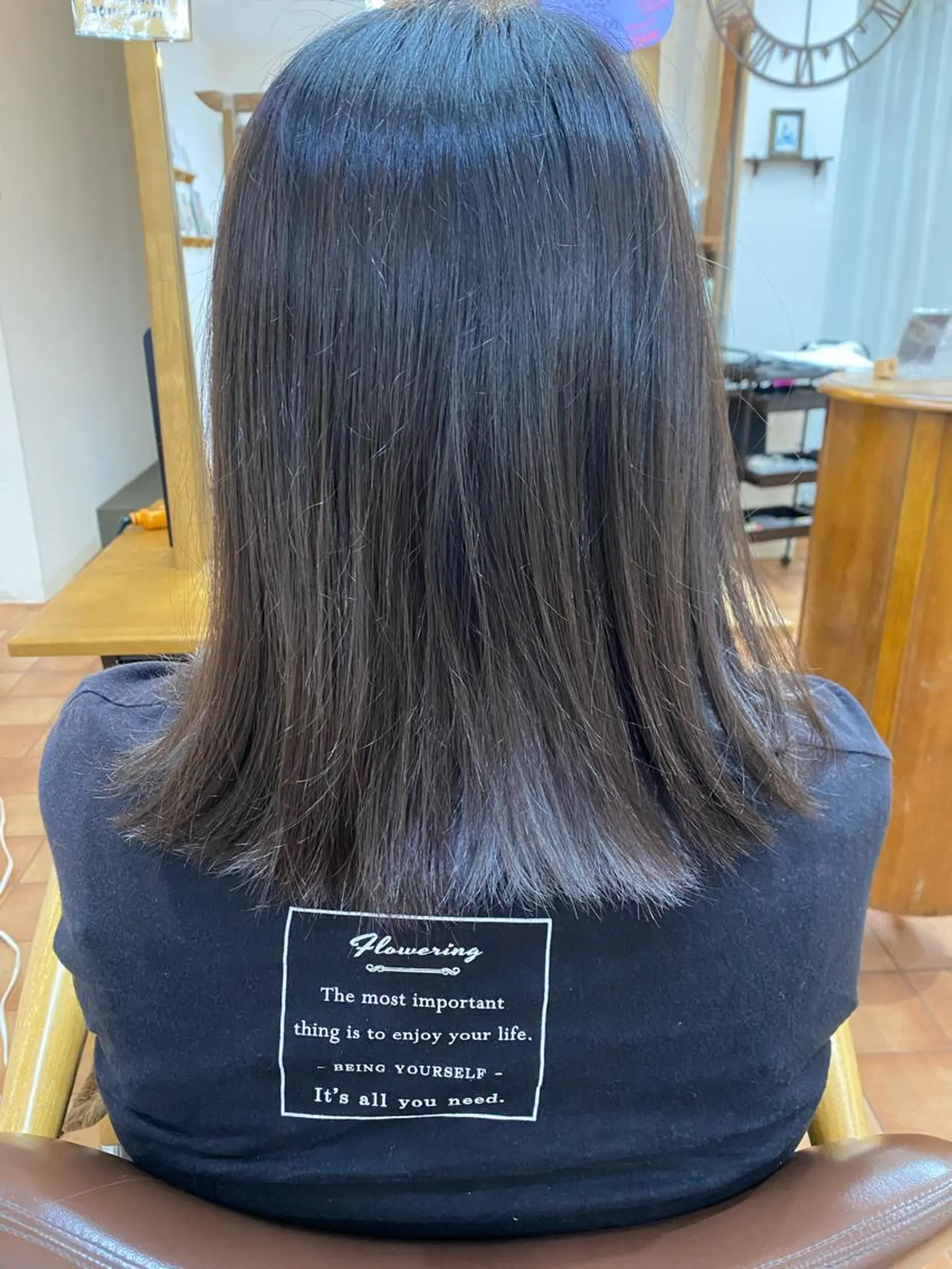 セミロング アッシュ 神谷 知紀のヘアスタイル