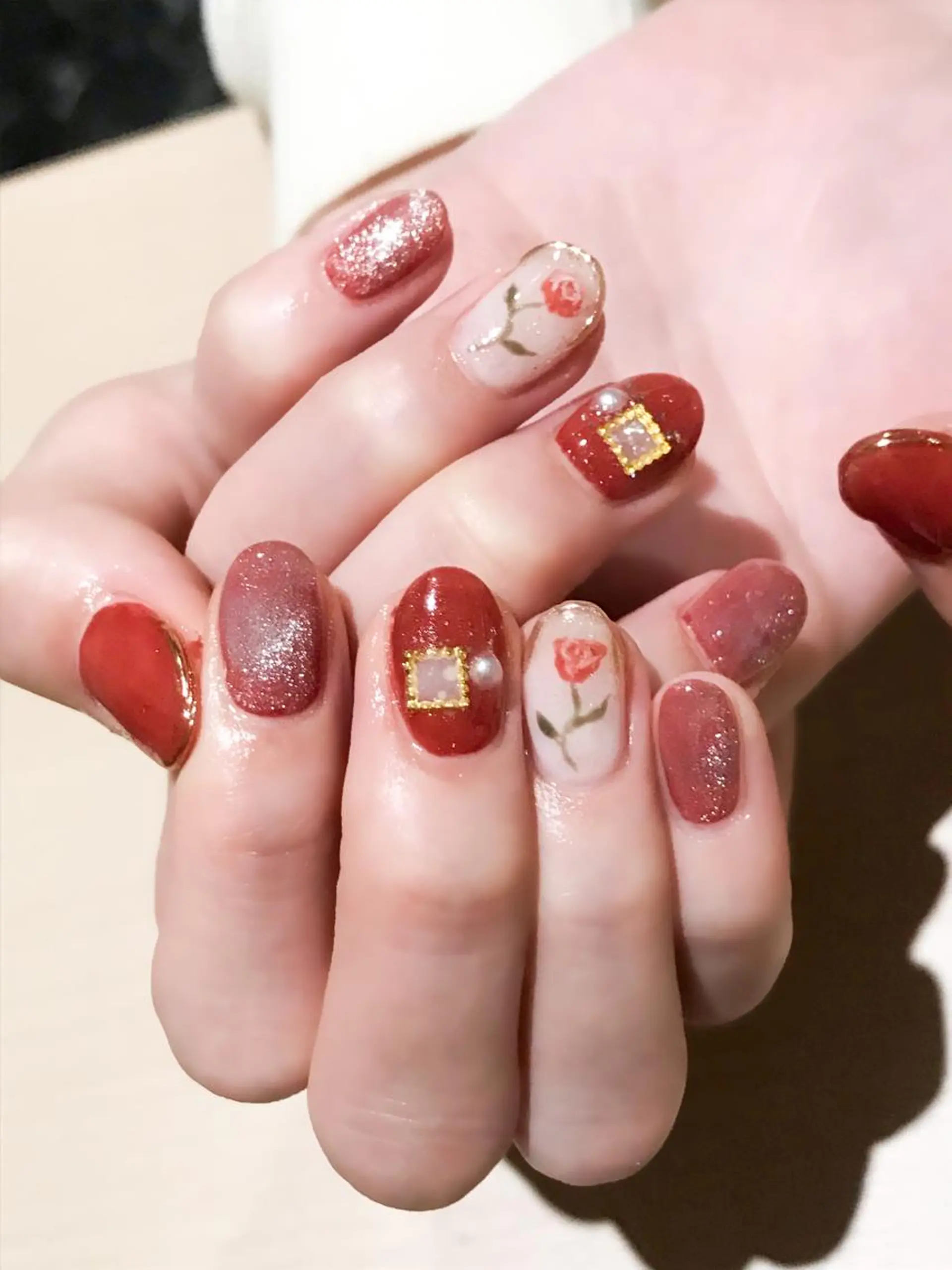 ネイル アートネイル ブラウン ジェルネイル マグネットネイル 赤色 Nyanco Nailのネイルデザイン