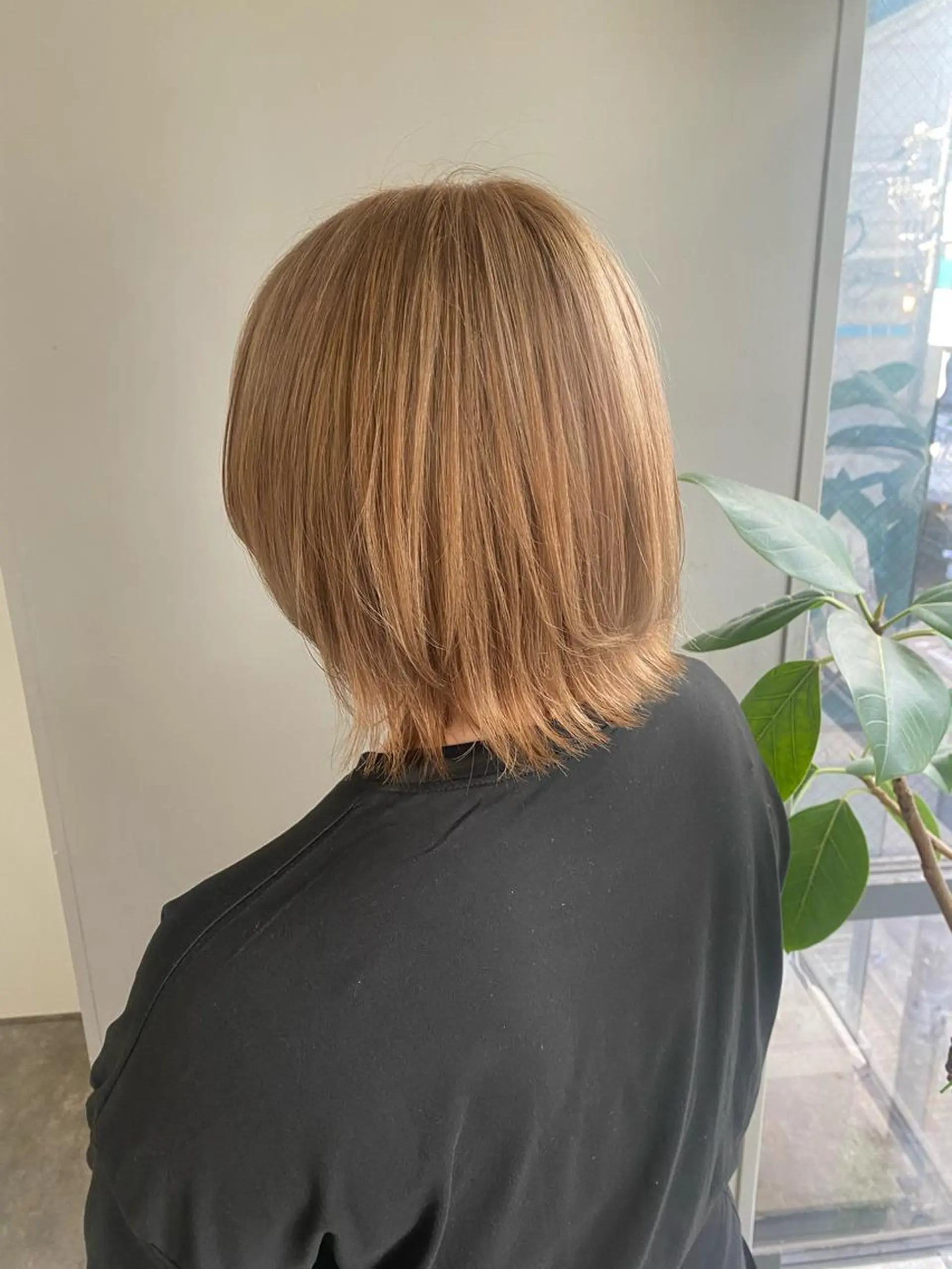 ミディアム カラー ヘアアレンジ ベージュカラー ブリーチ ミルクティーベージュ ヘアカラー ボブ /ニュアンス/ satomi🧸💖のヘアスタイル