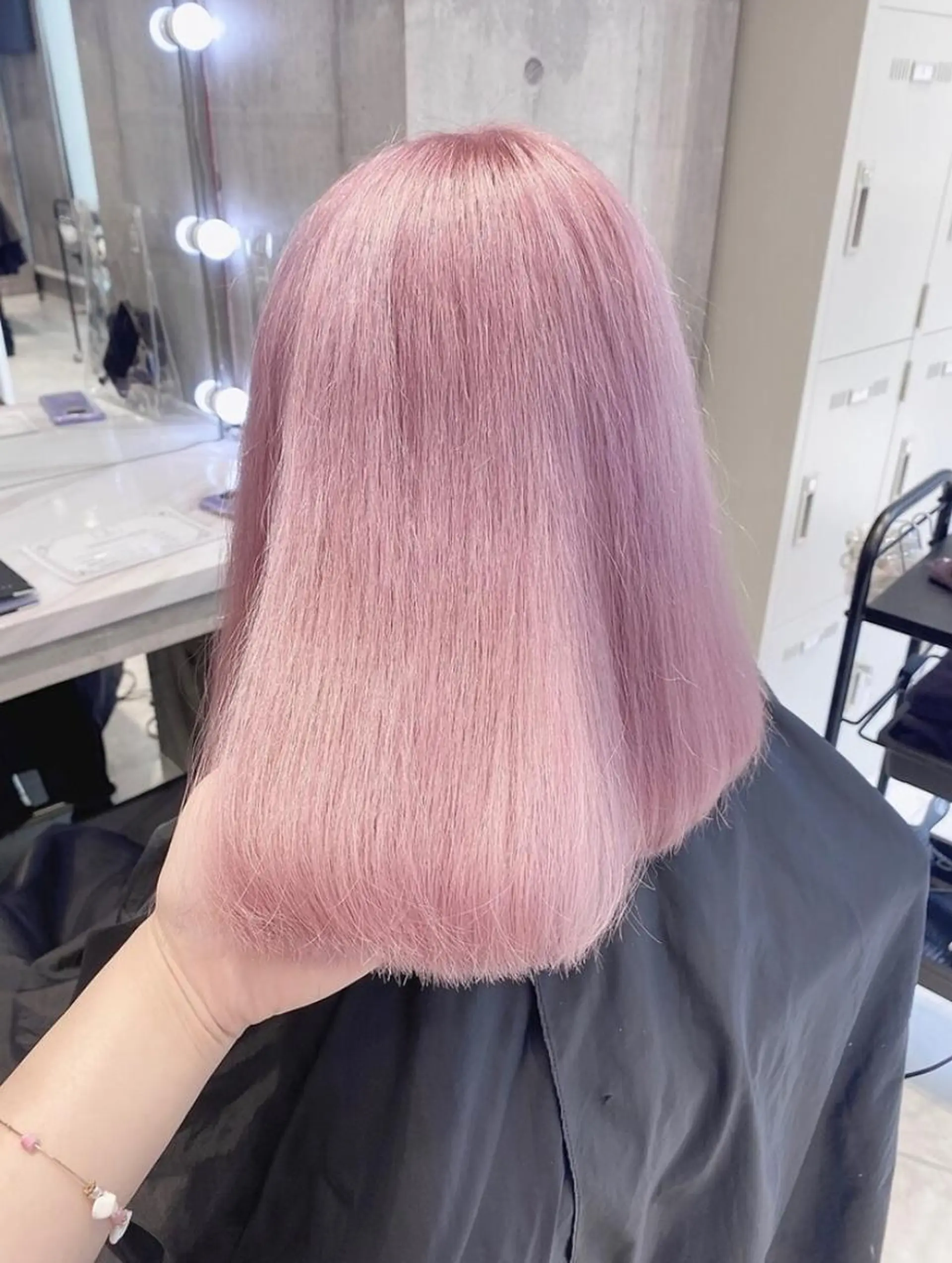 セミロング 🩶 ピンクカラー/ ブロンド🩶くるみのヘアスタイル