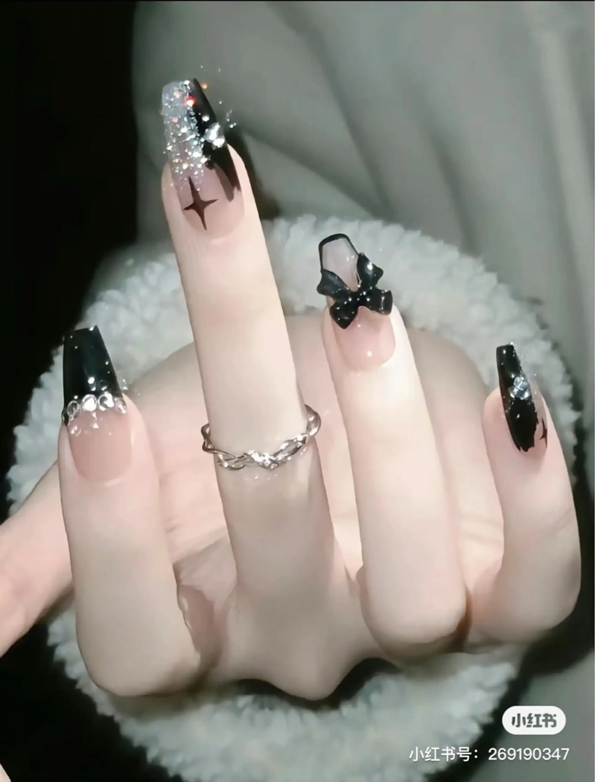 ネイル THE  ONE 藤本のネイルデザイン