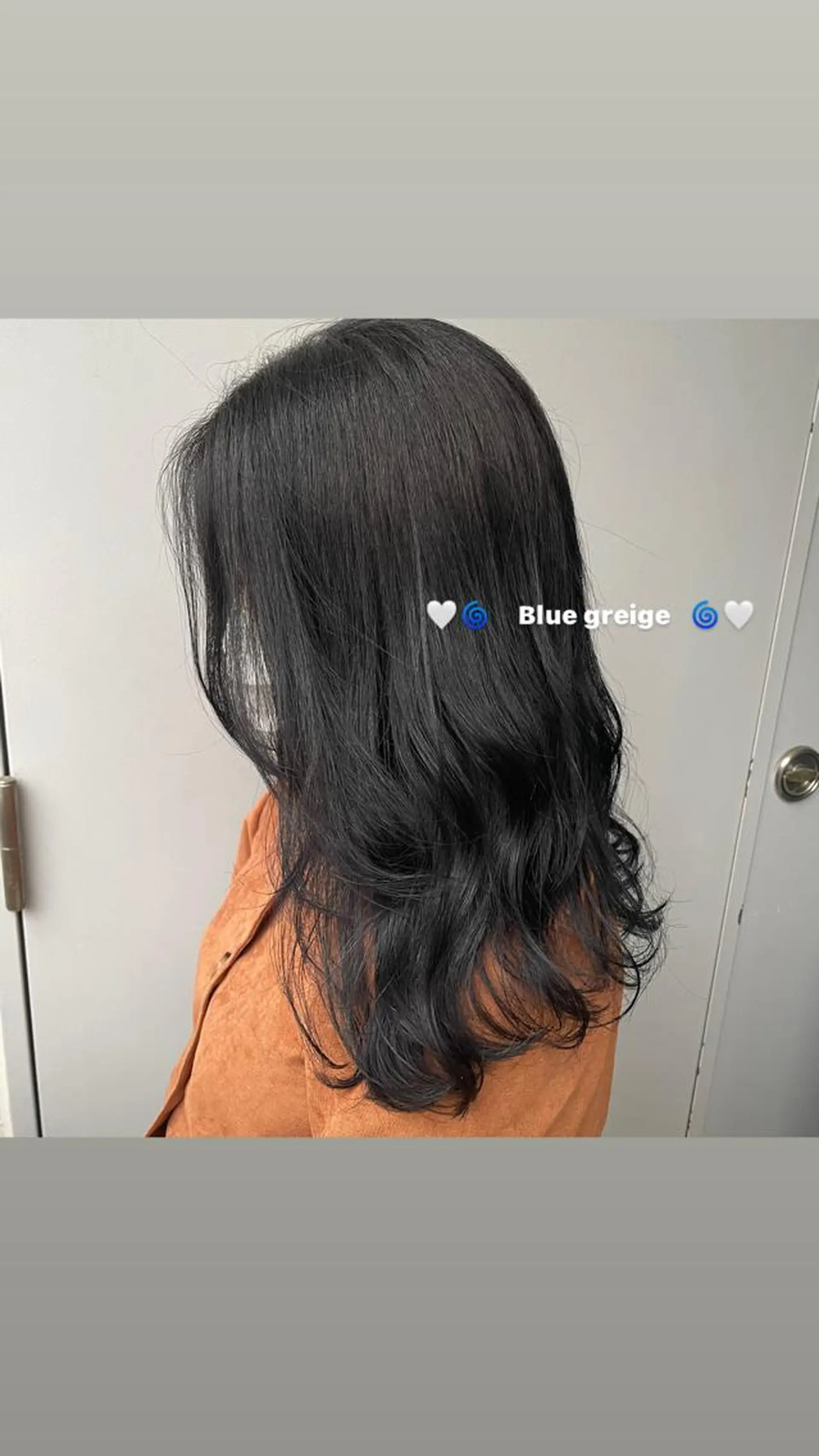 セミロング カラー パーマ ヘアアレンジ メンズ キッズ ネイル マツエク・マツパ 透明感カラー・レイヤ ー🎀amika🎀のヘアスタイル