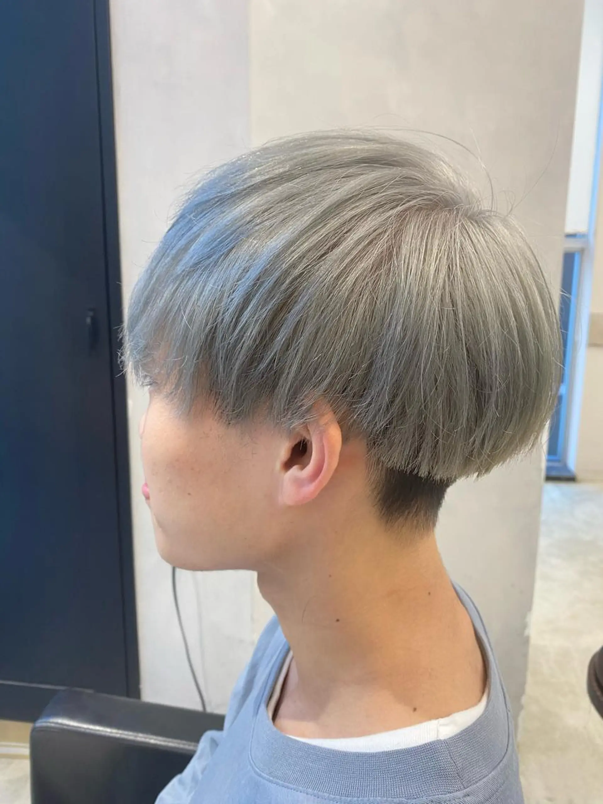 ショート カラー メンズ メンズブリーチ ブリーチ シルバー カット ヘアカラー ピンク/ベージュ /似合わせ/田島百華のヘアスタイル