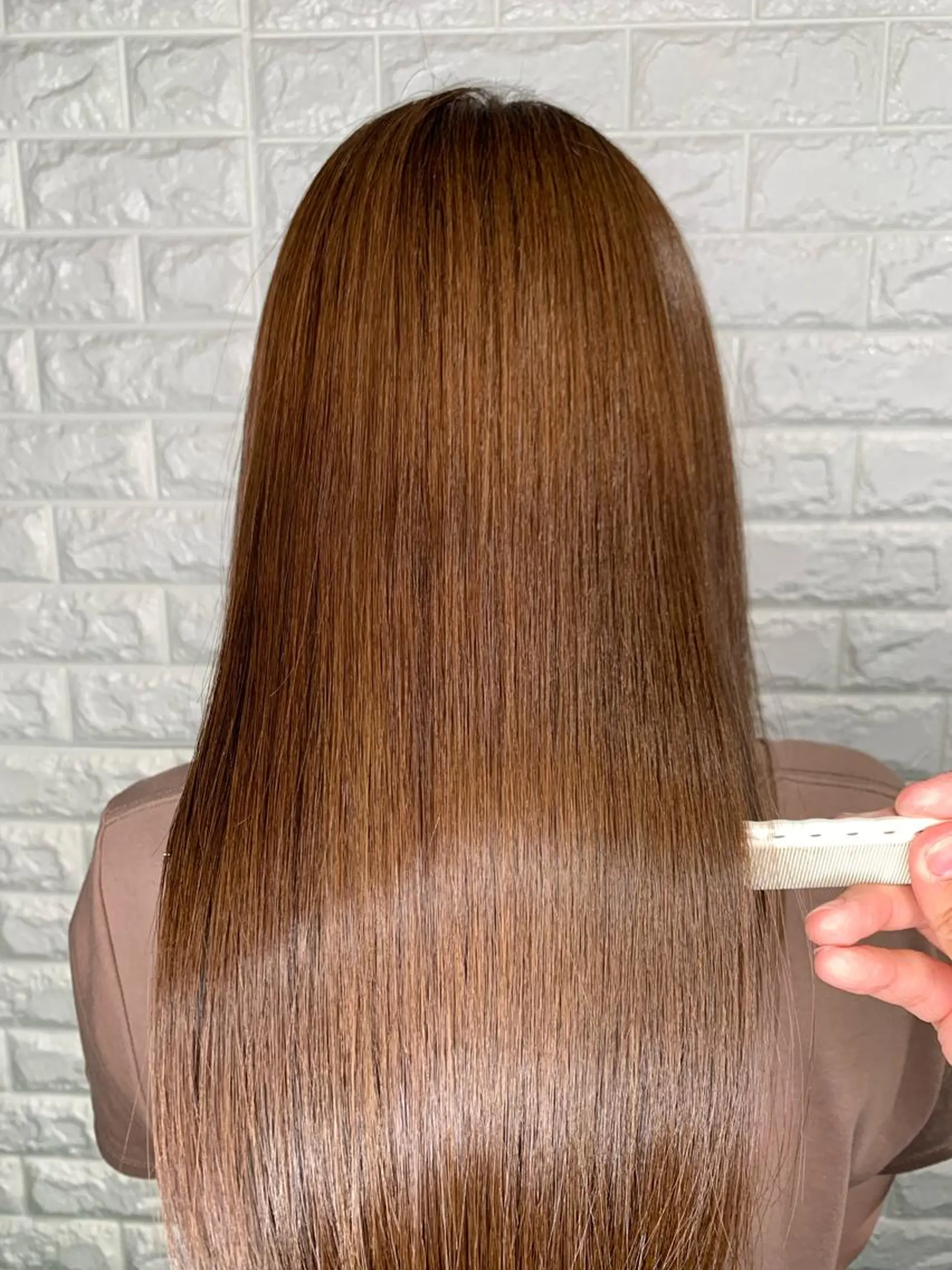 セミロング カラー 髪質改善 縮毛矯正 トリートメント Lee東三国 店長 谷辻誠志のヘアスタイル